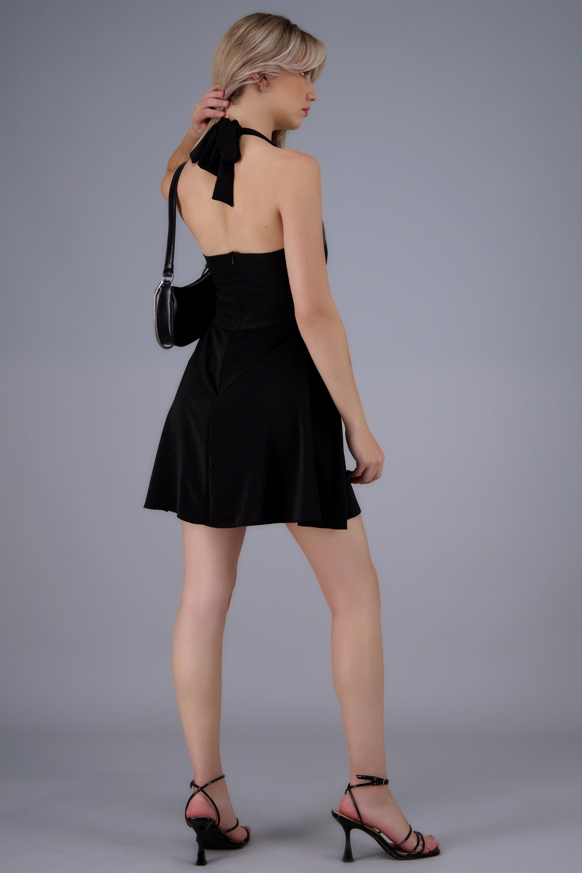 Vestido mini escote cascada linea A NEGRO