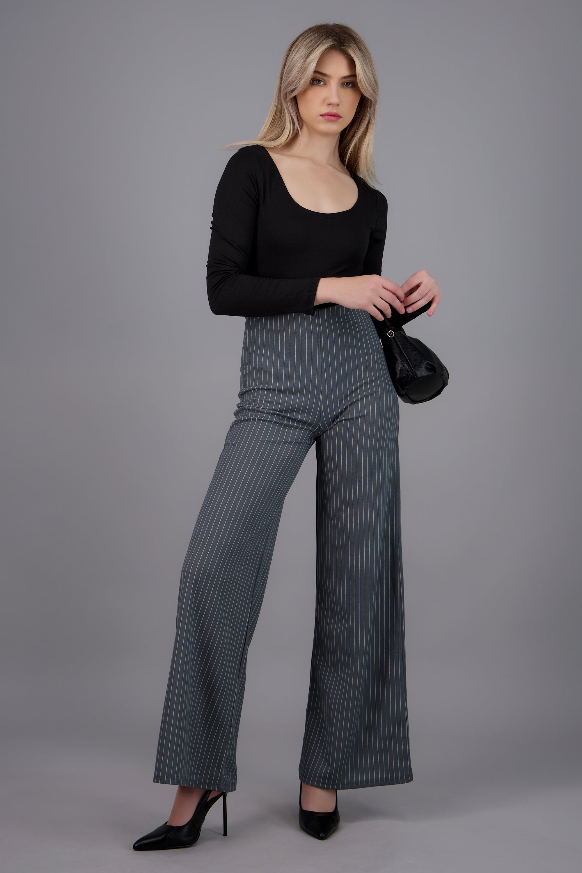 Pantalon wide leg detalle rayas GRIS COMBO