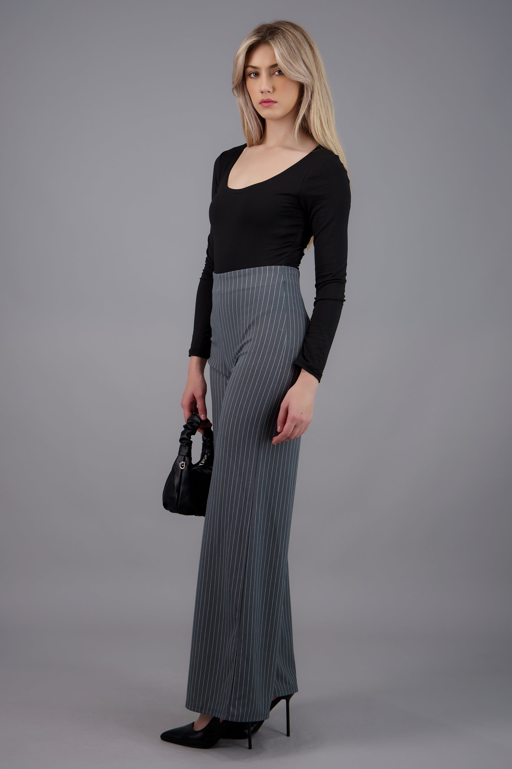 Pantalon wide leg detalle rayas GRIS COMBO