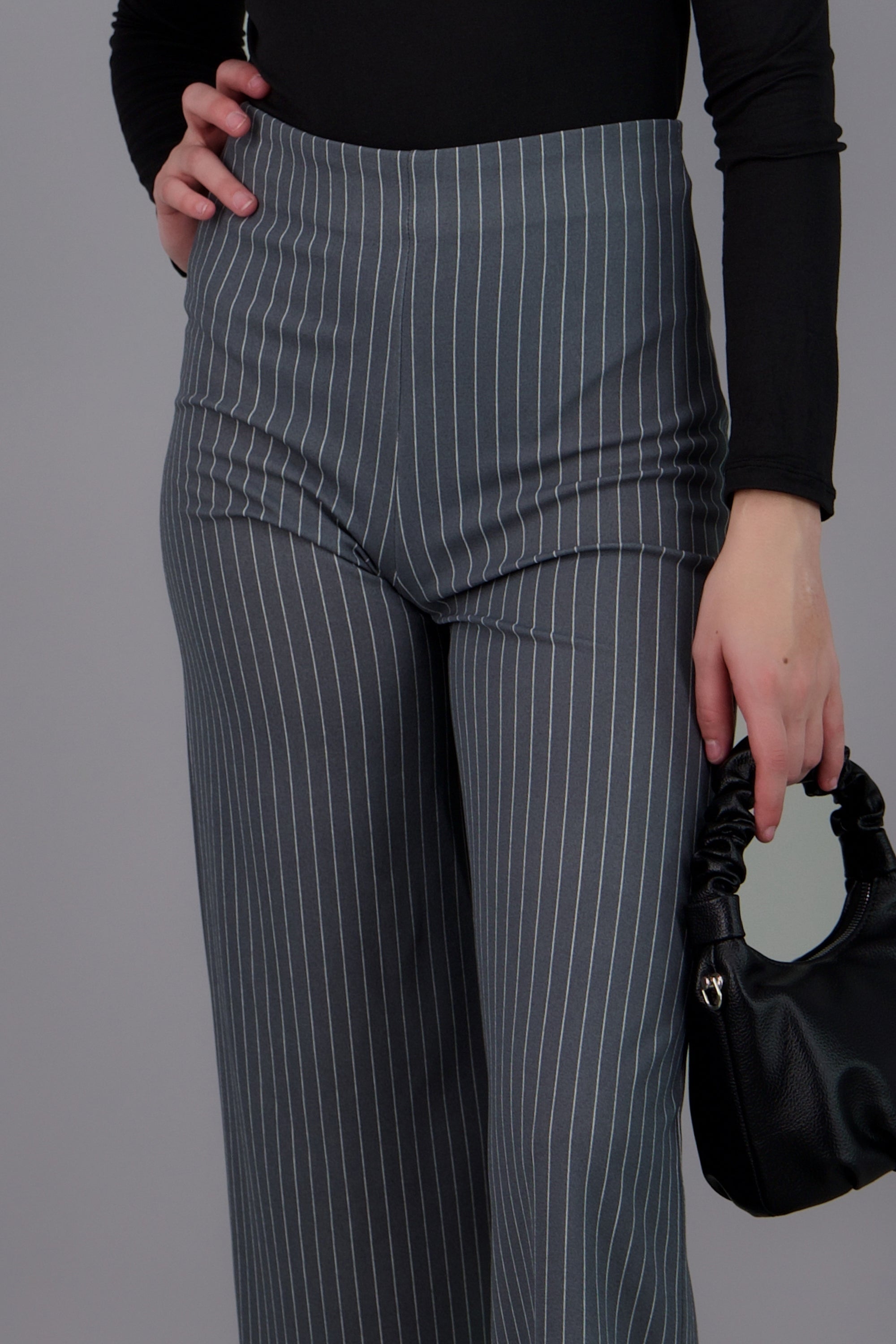 Pantalon wide leg detalle rayas GRIS COMBO