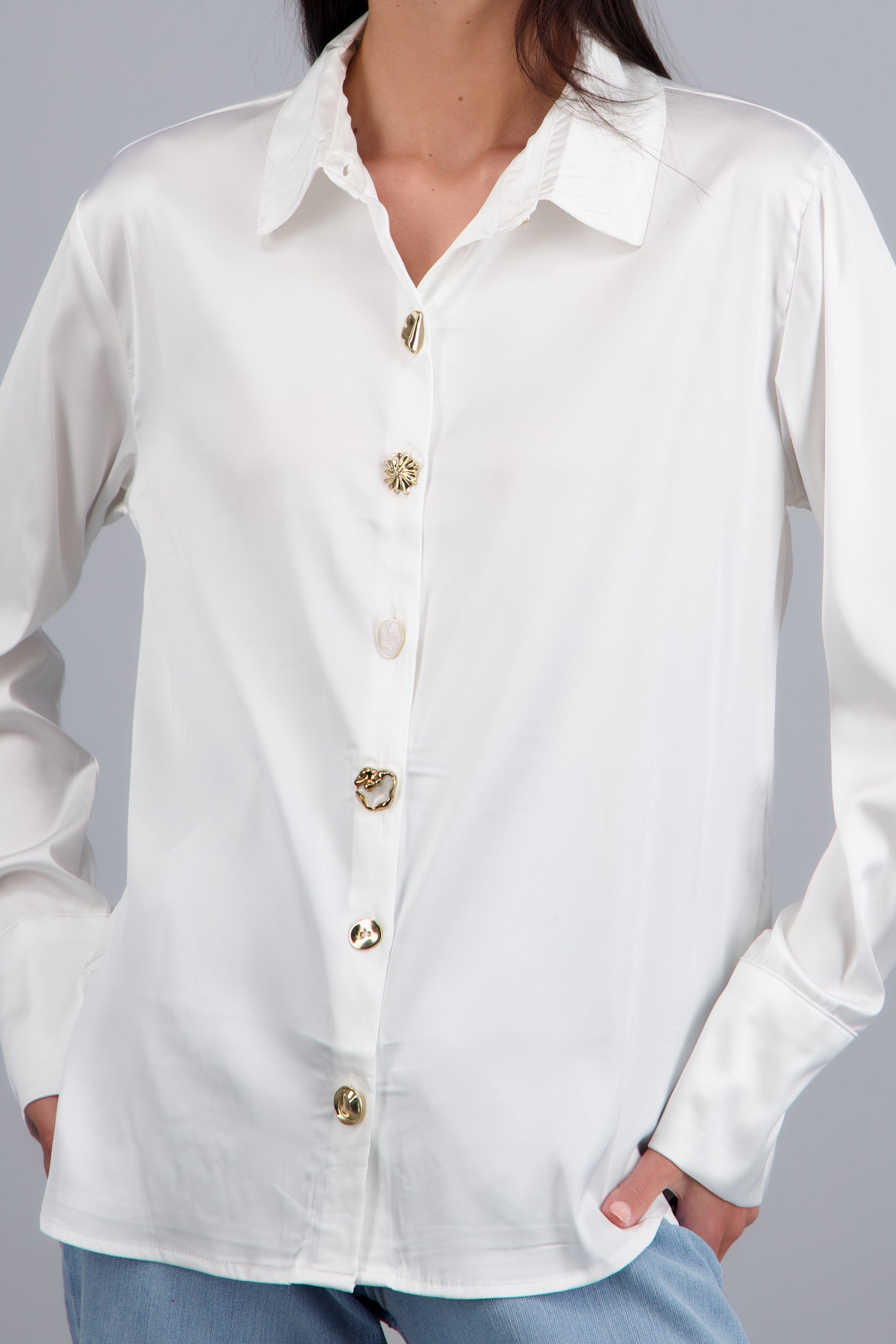Blusa satinada botones detalles BLANCO