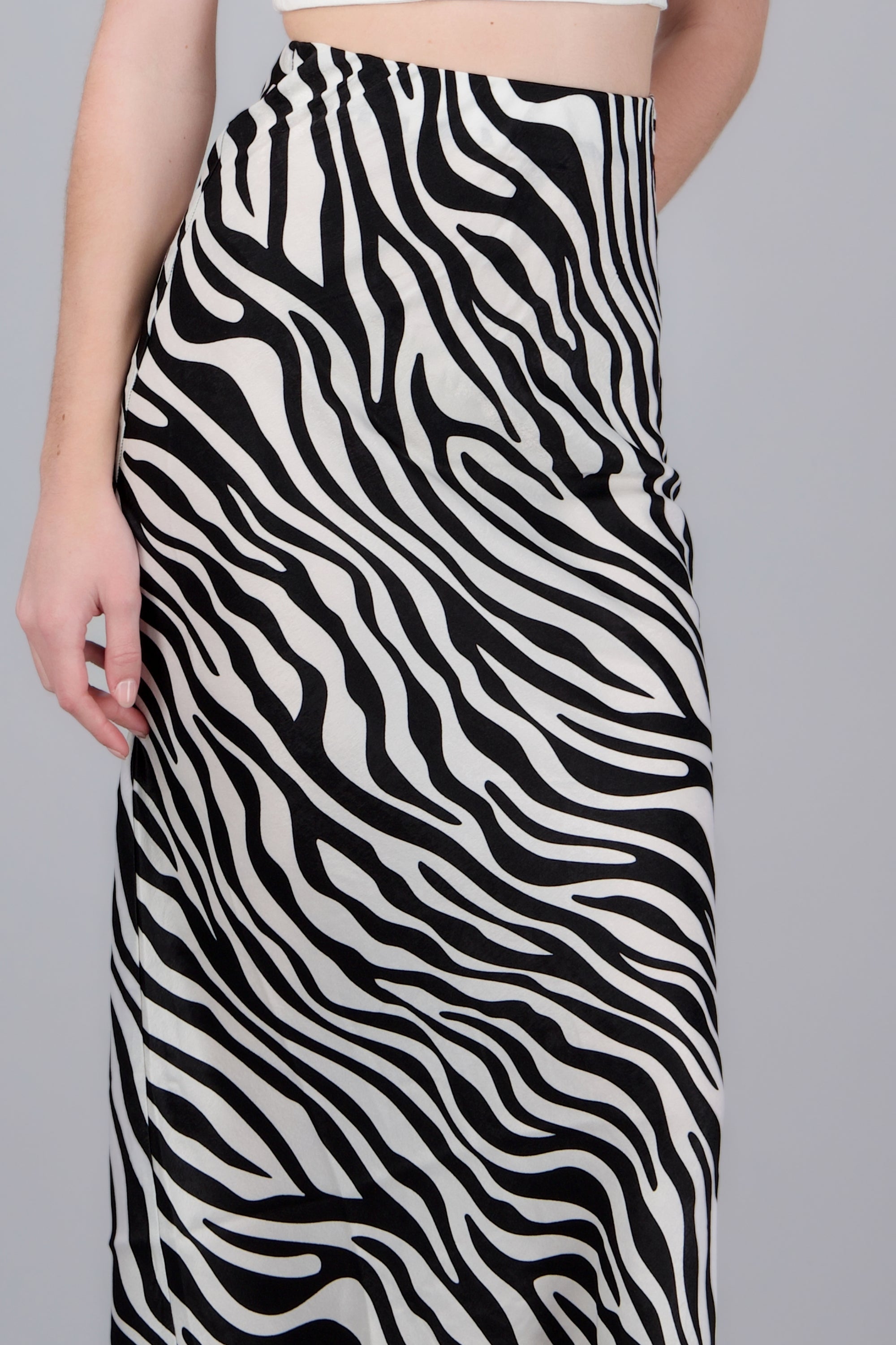 Falda midi estampada zebra NEGRO COMBO