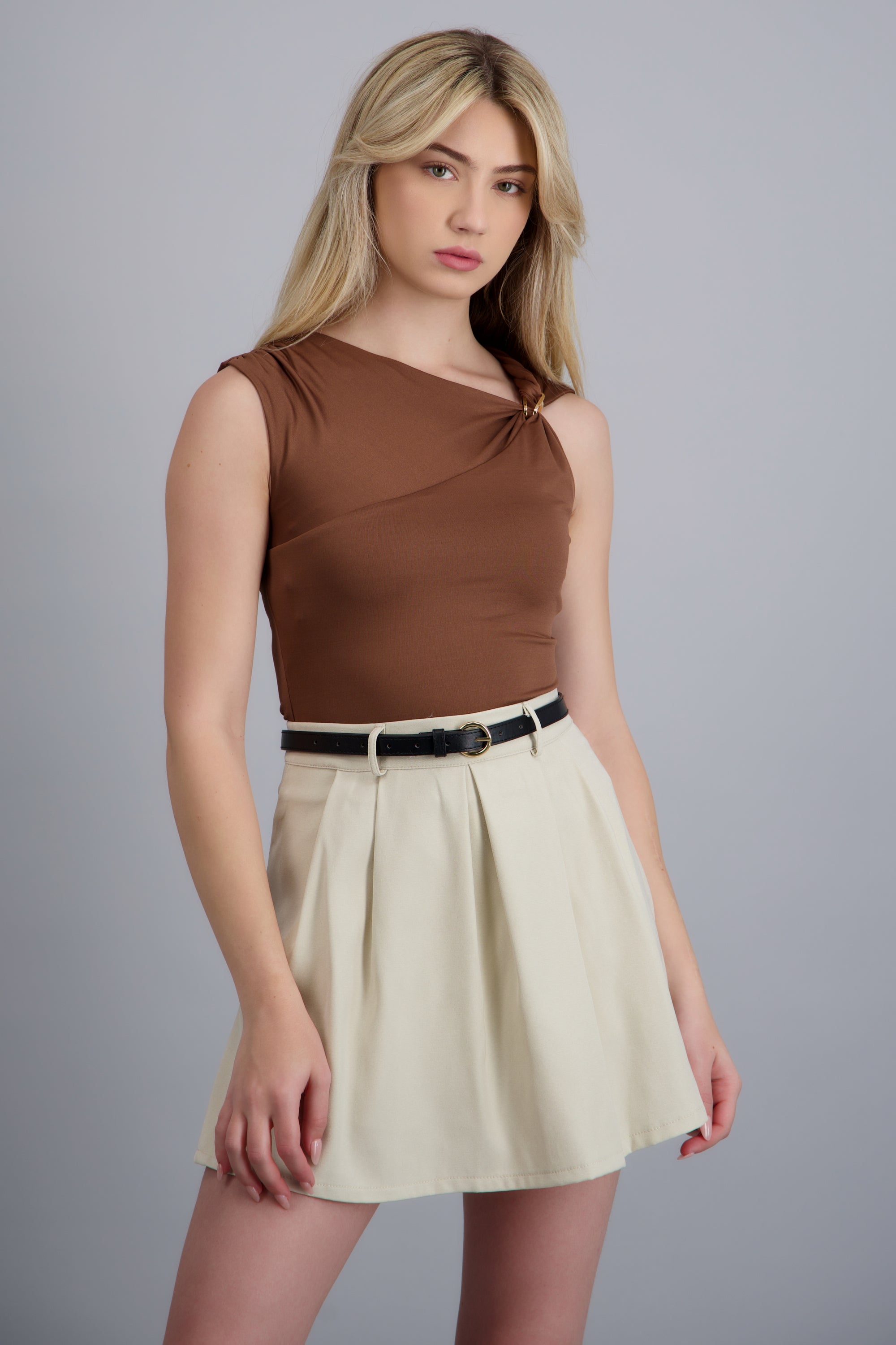 Bodysuit asimetrico detalle herraje CHOCOLATE
