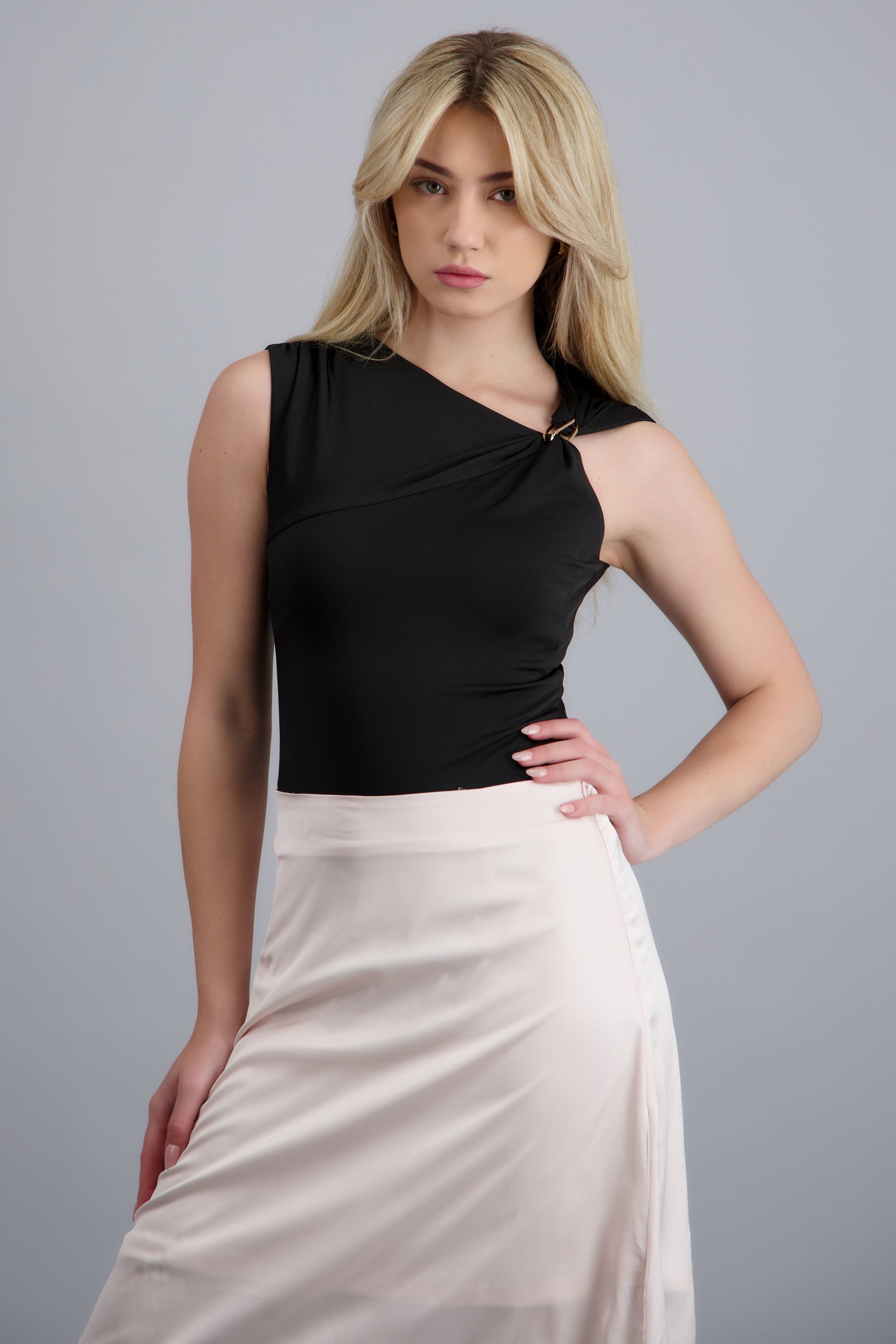 Bodysuit asimetrico detalle herraje NEGRO