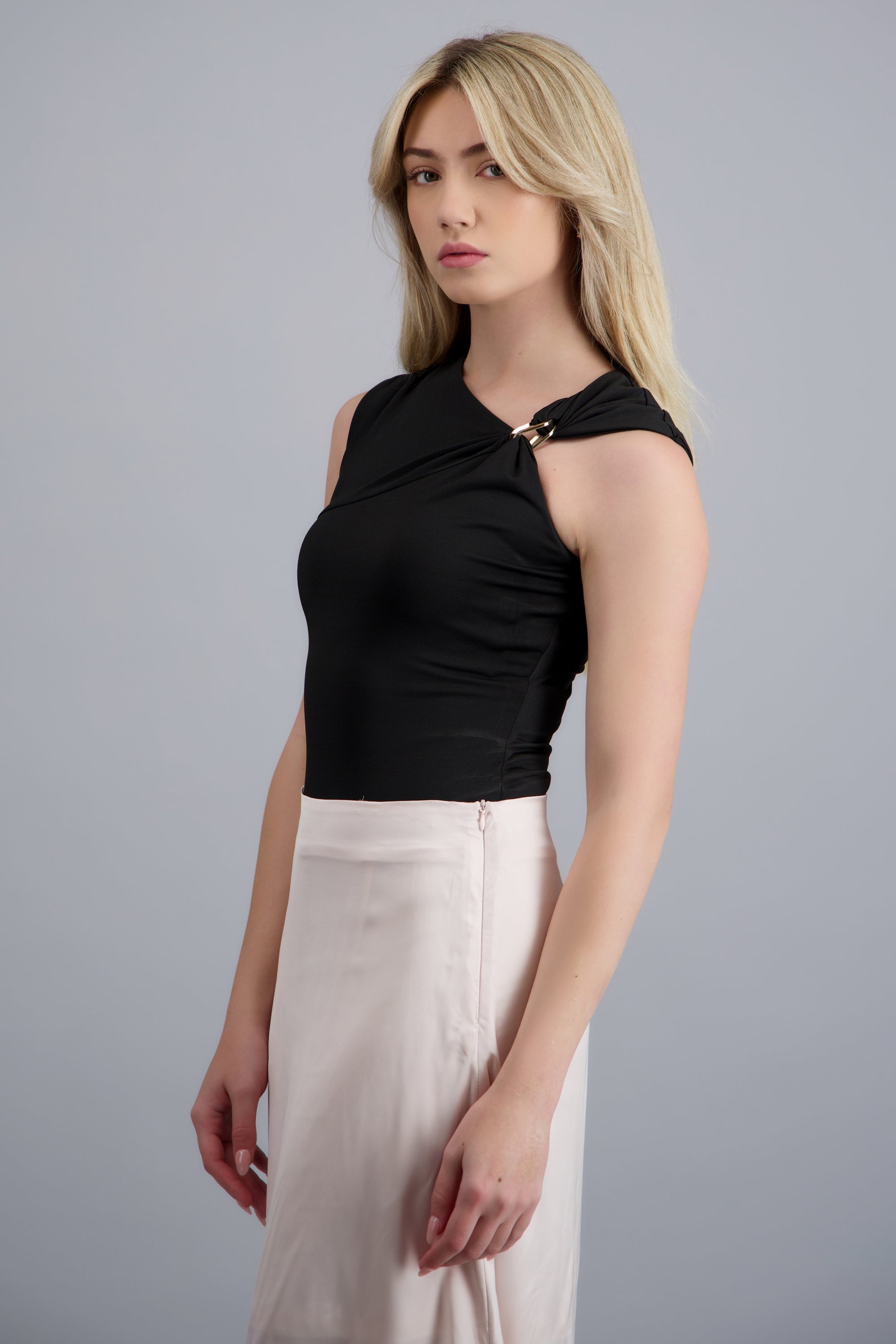 Bodysuit asimetrico detalle herraje NEGRO