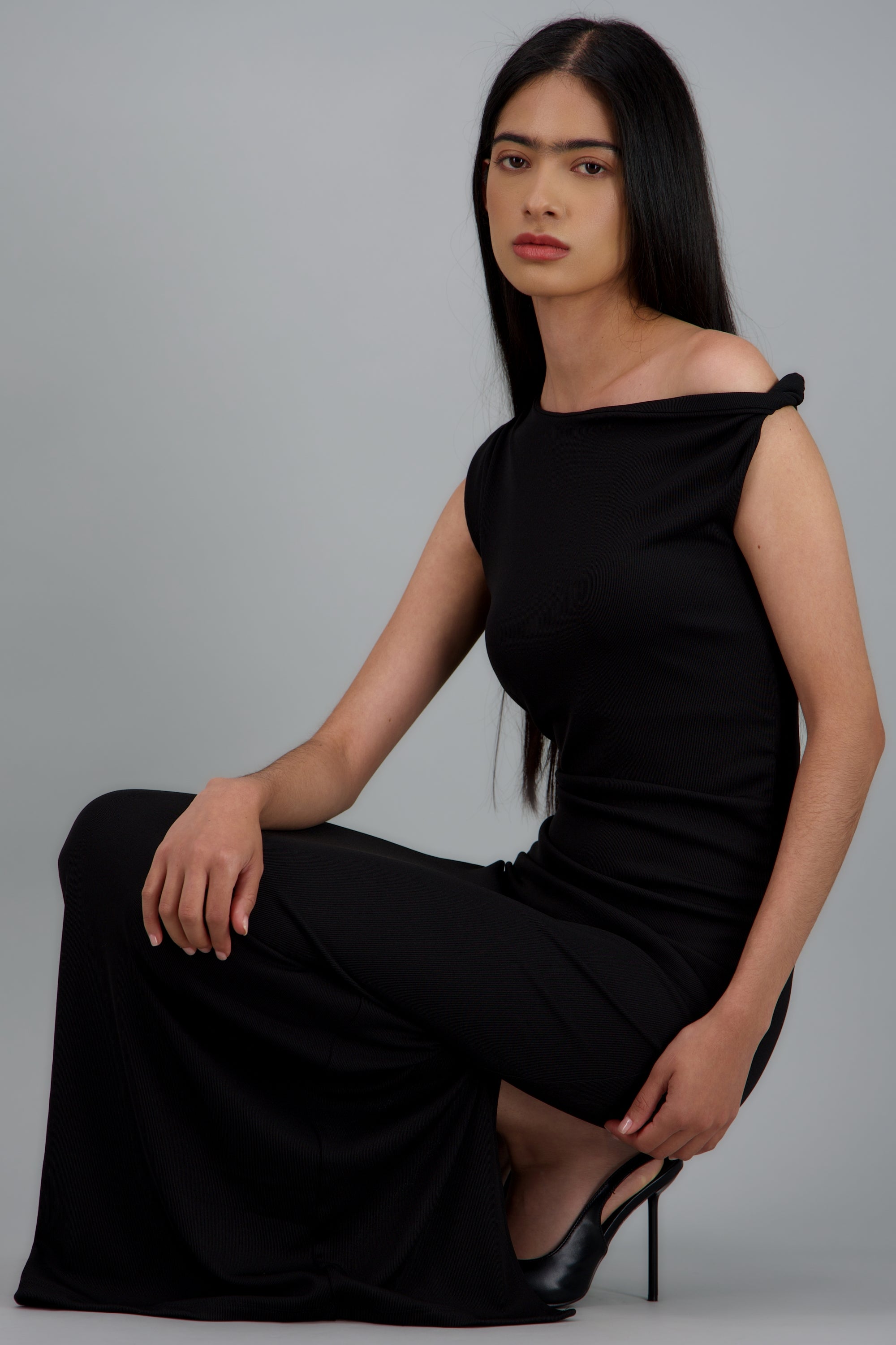 Vestido maxi rib tirantes asimetricos NEGRO