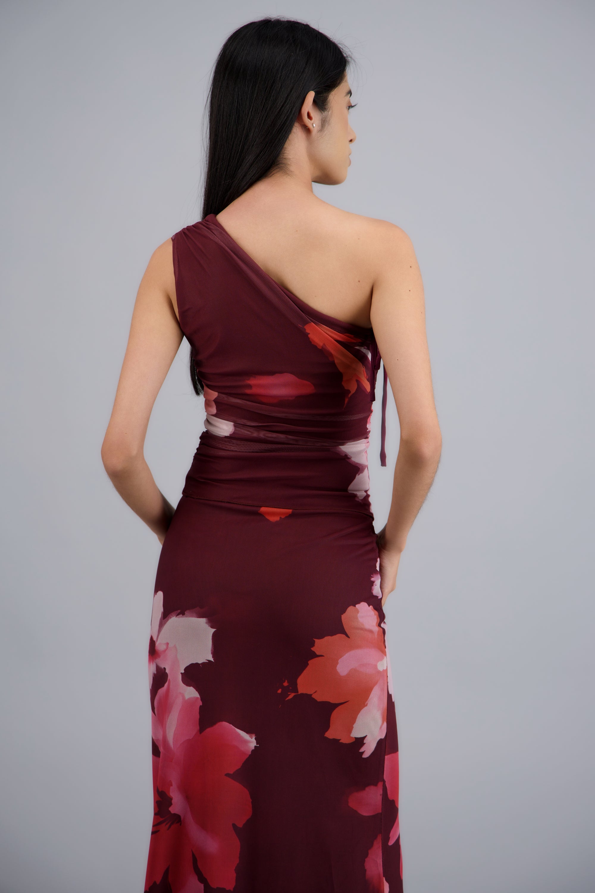Top asimétrico estampado flores VINO COMBO