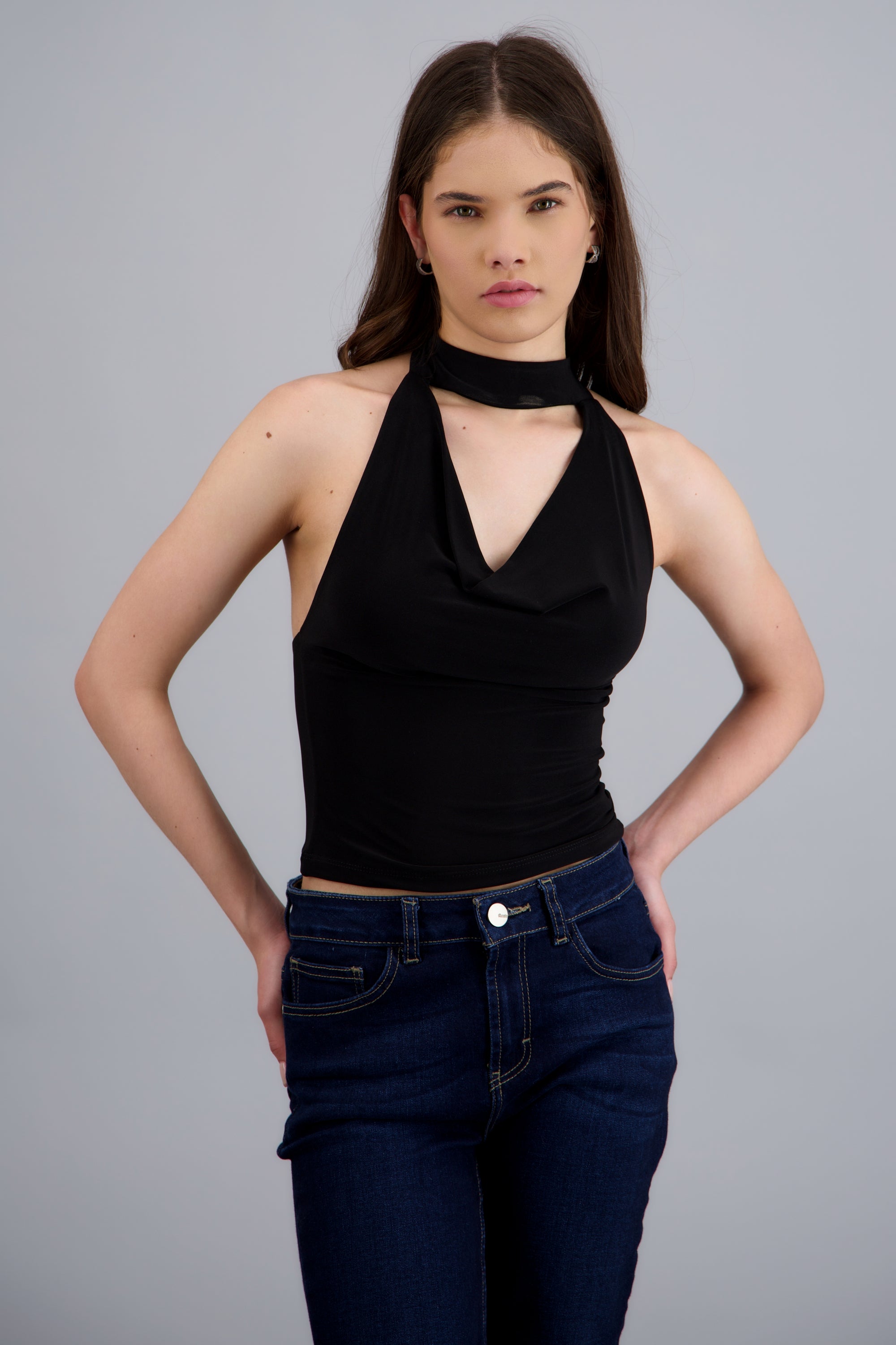 Top escote cascada detalle cuello NEGRO
