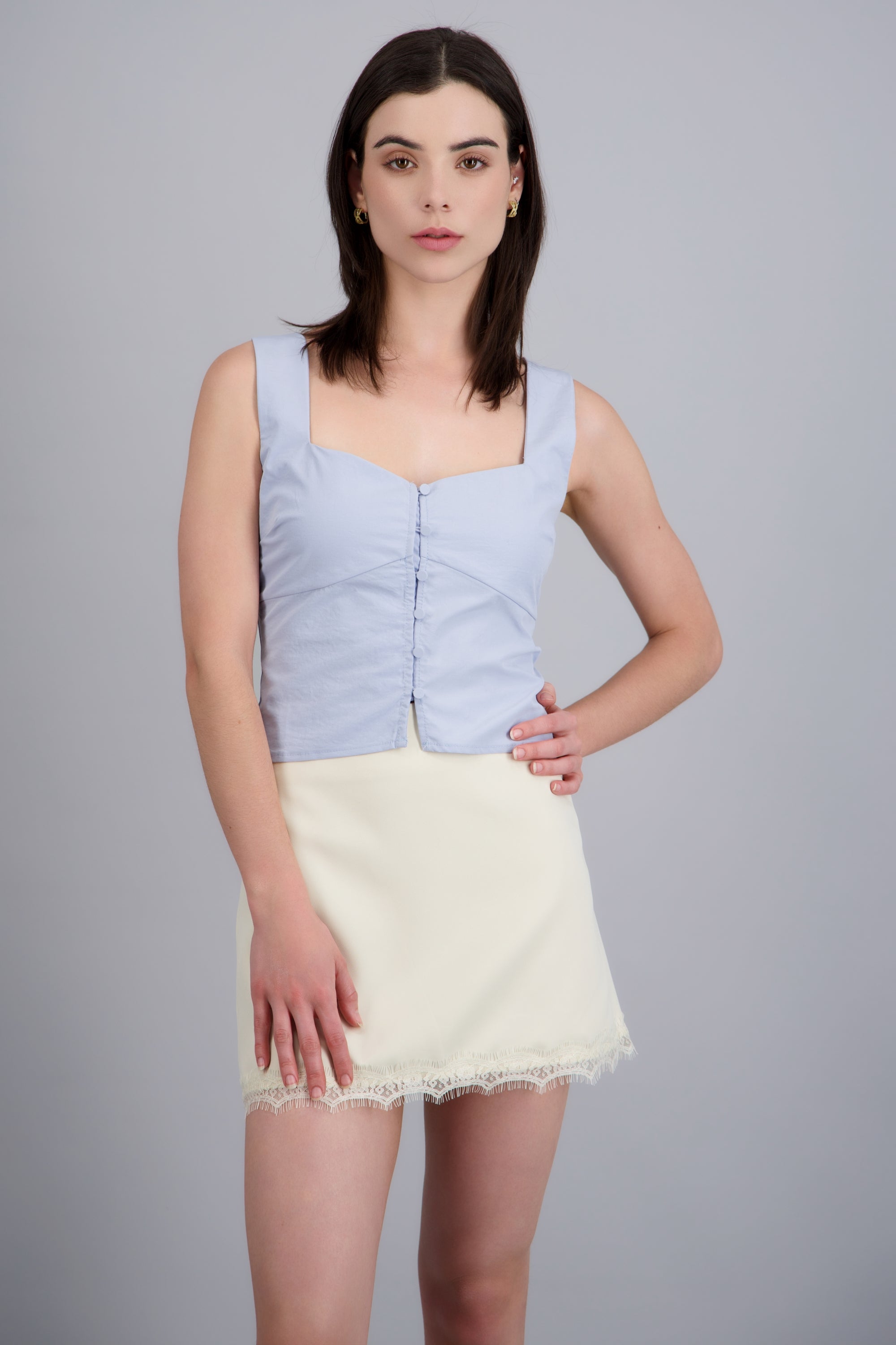 Top corto escote corazon con botones AZUL PASTEL