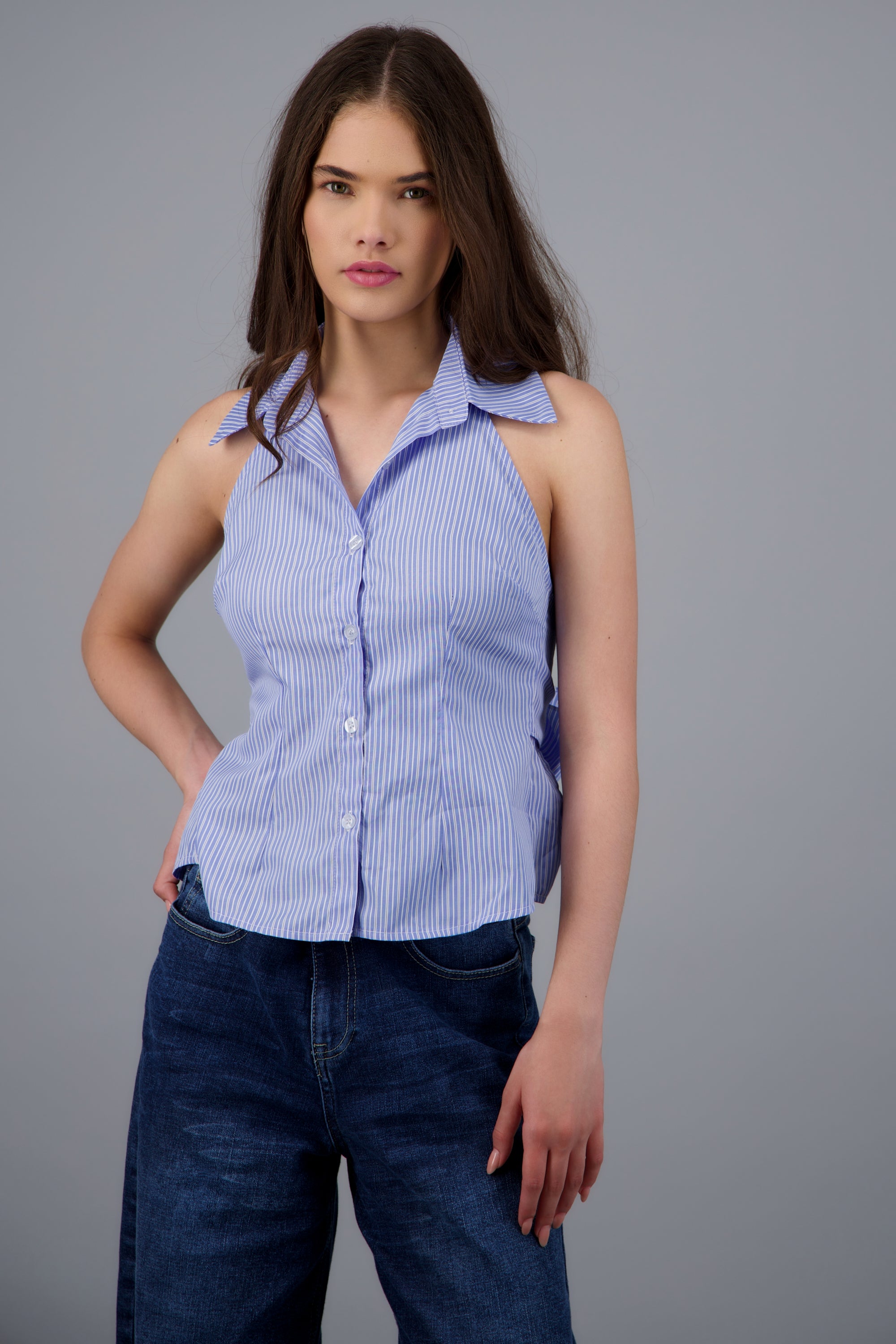 Blusa halter sin mangas amarre en espalda AZUL COMBO