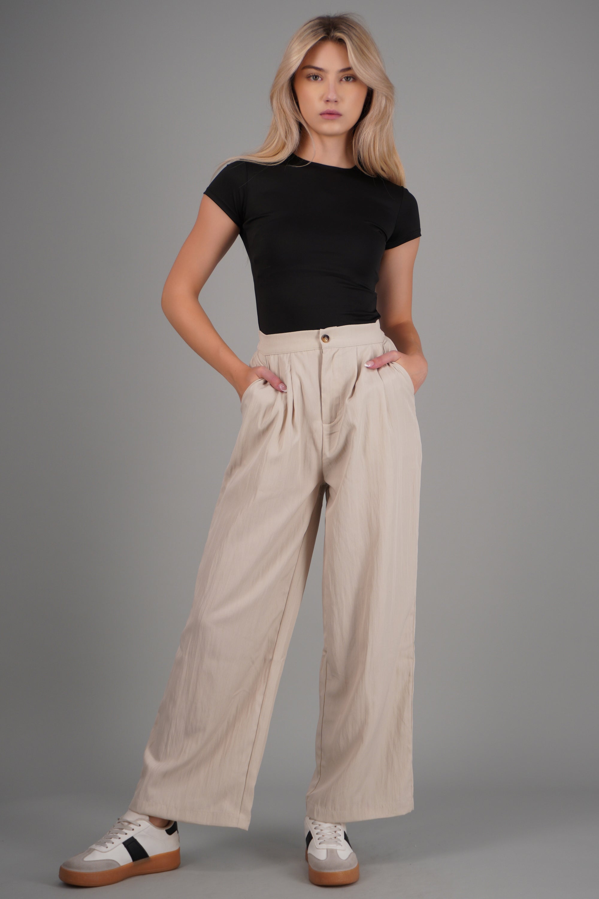 Pantalón wide leg rompevientos GREIGE