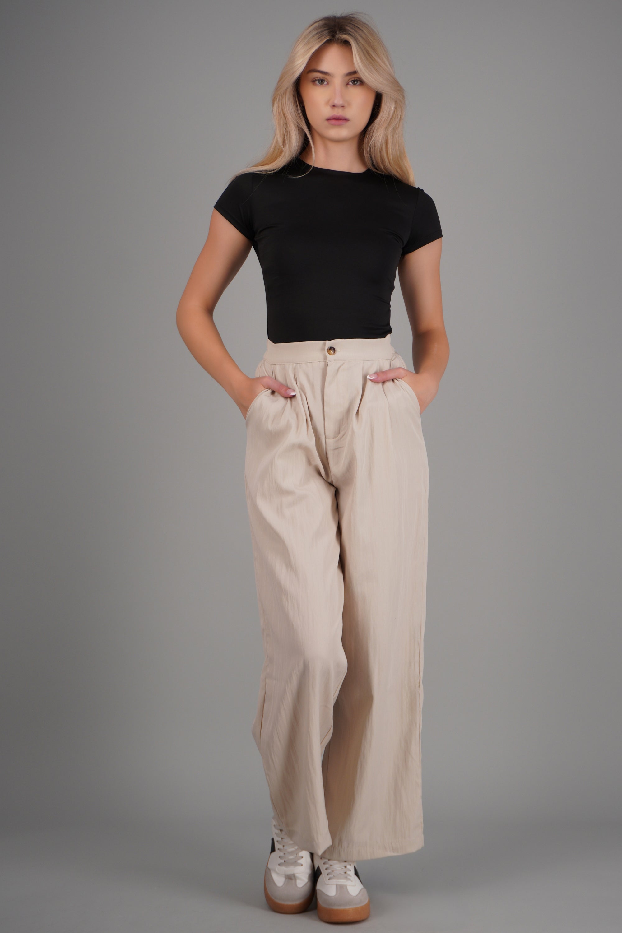 Pantalón wide leg rompevientos GREIGE