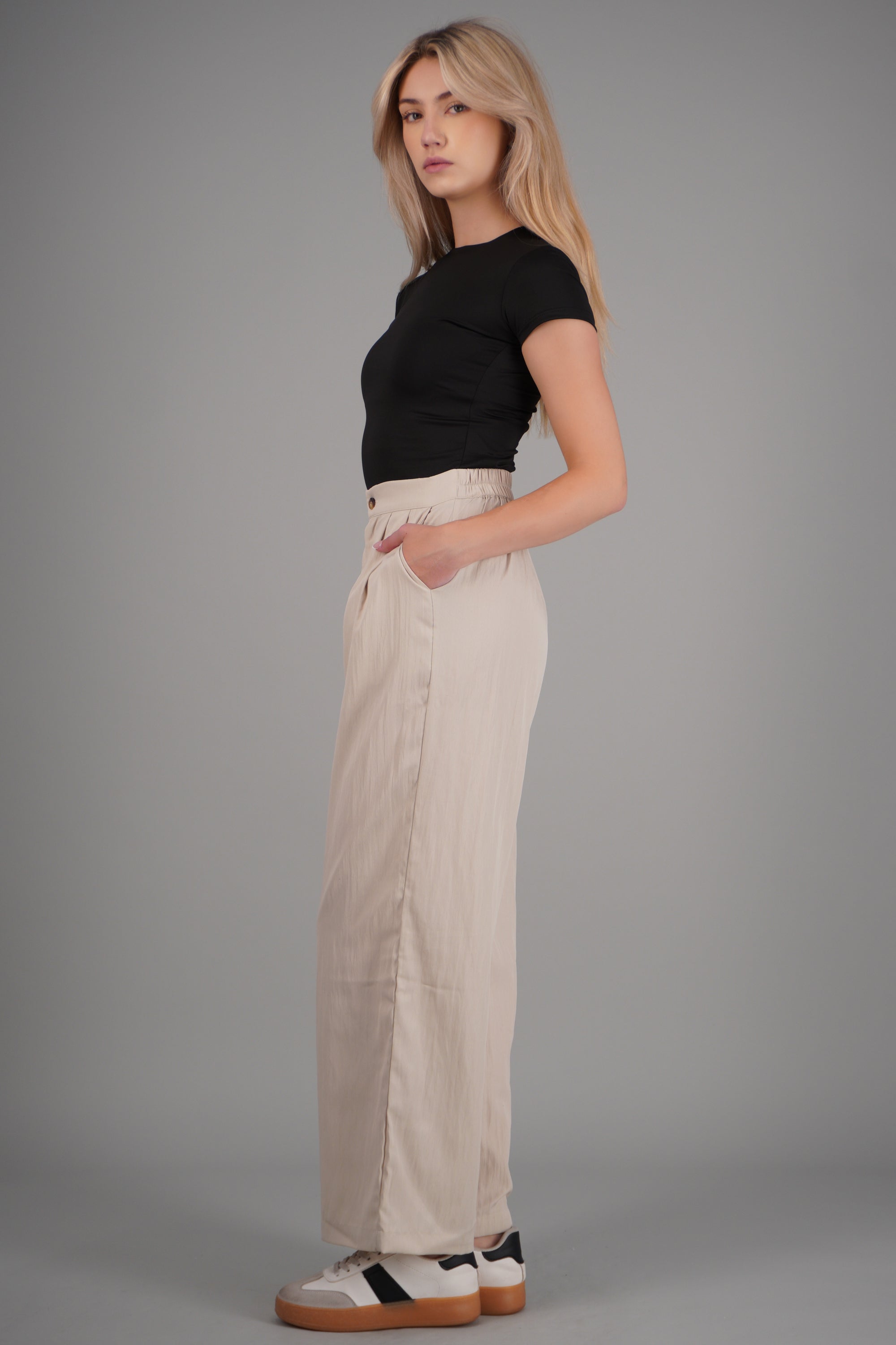 Pantalón wide leg rompevientos GREIGE