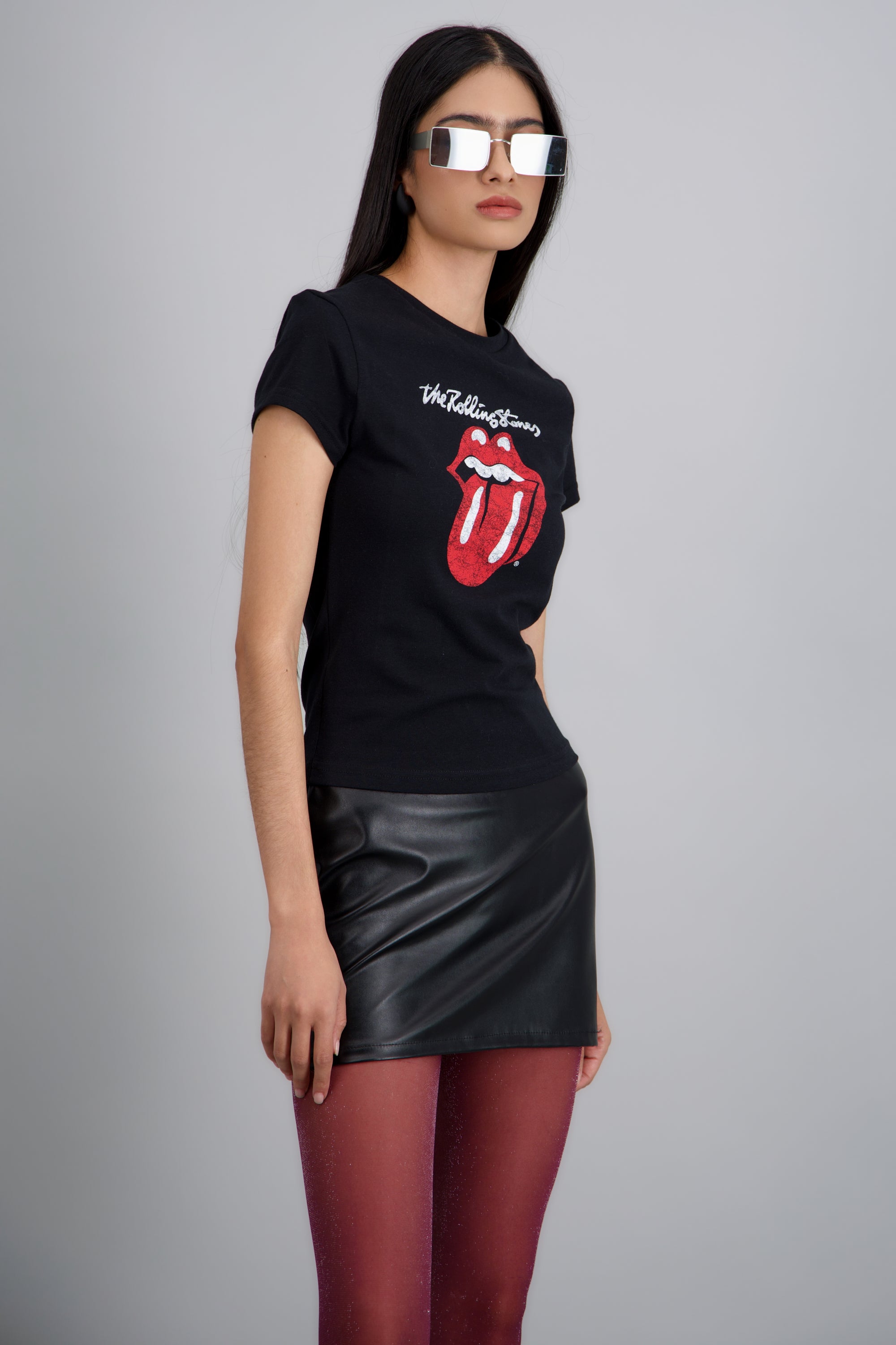 CROP FIT ROLLING STONES MANGA CORTA NEGRO