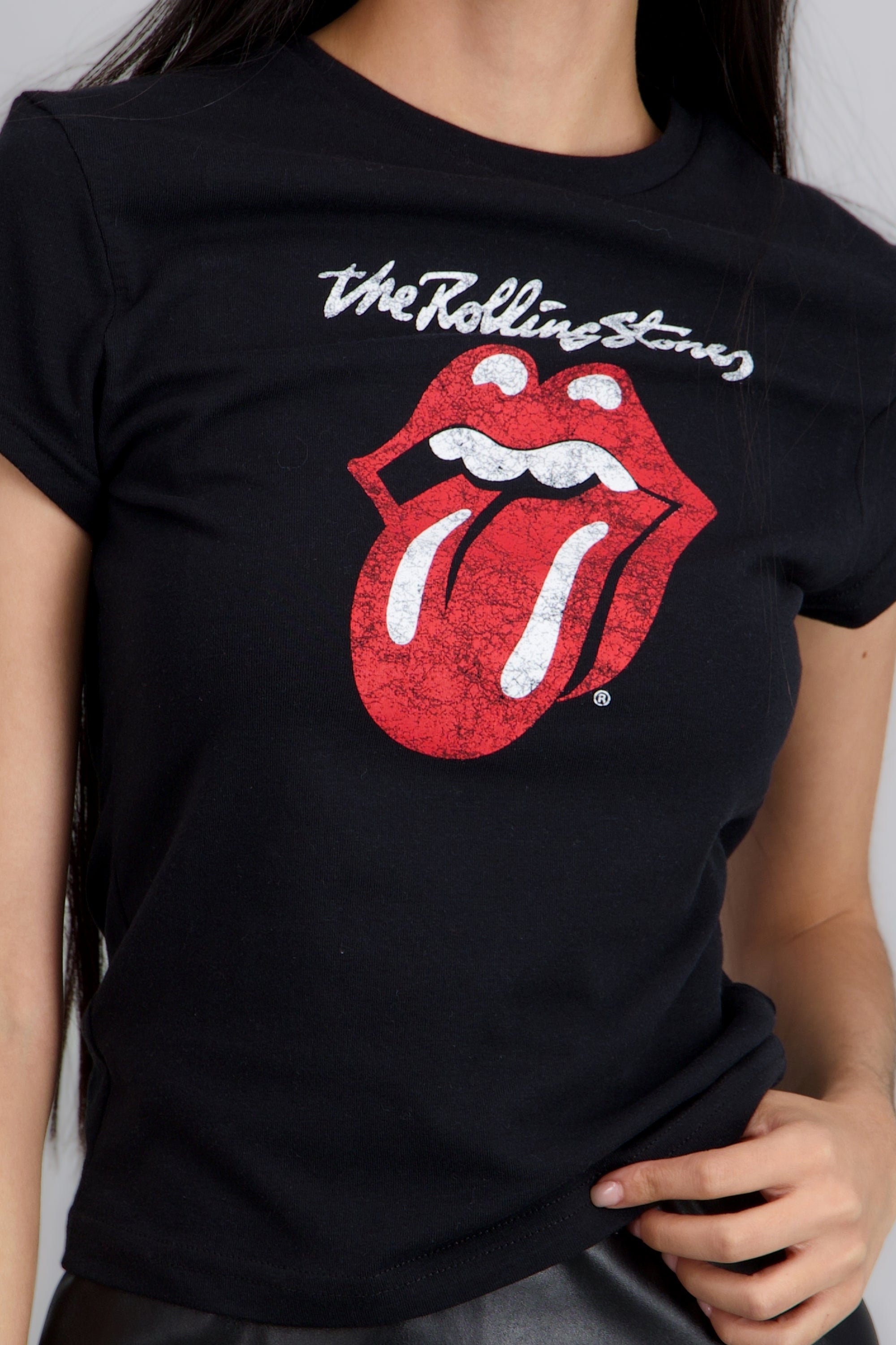 CROP FIT ROLLING STONES MANGA CORTA NEGRO