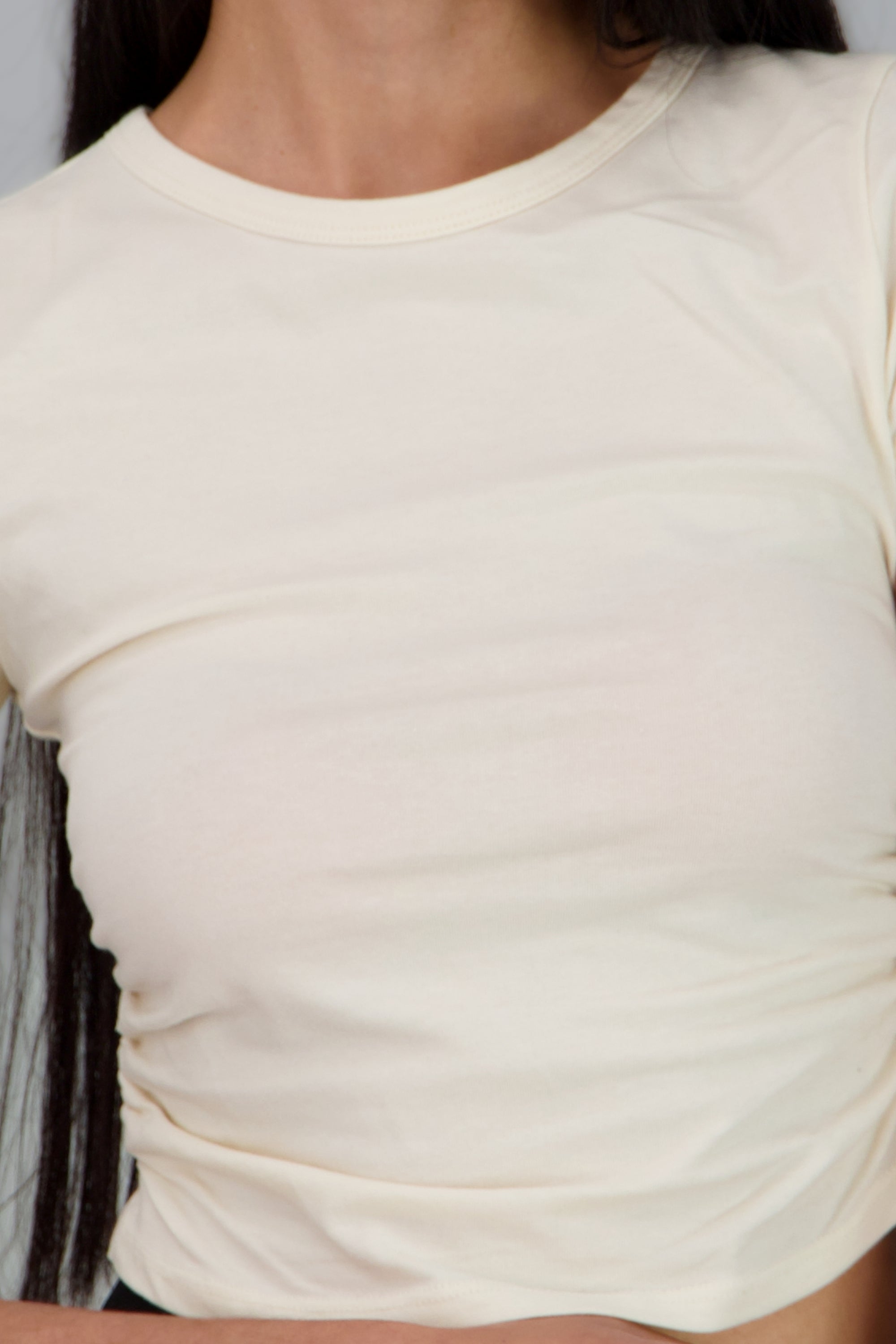 Top detalle drapeado lateral CREMA