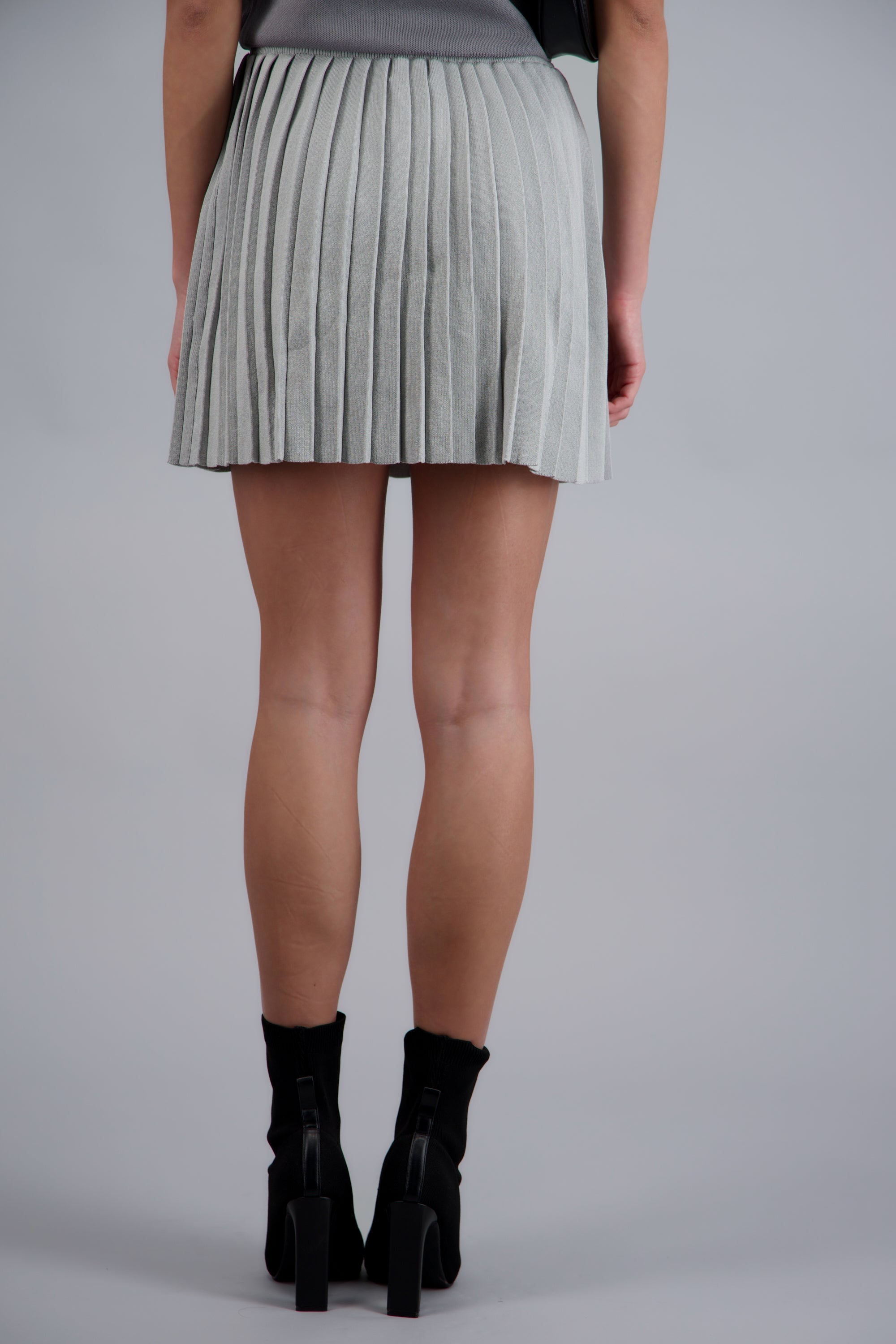 HEATHER GRAY