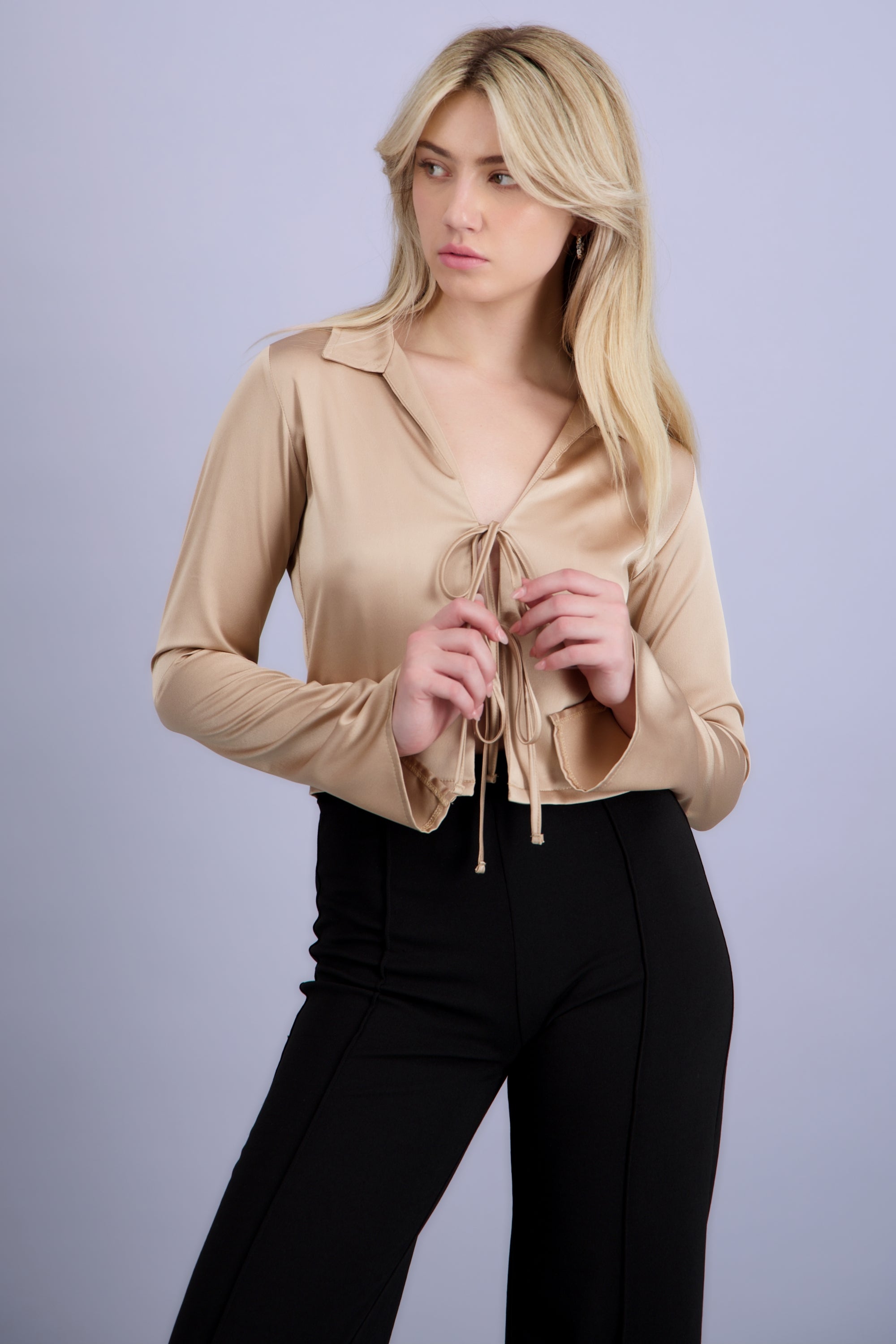 Camisa de satin detalle amarre BEIGE