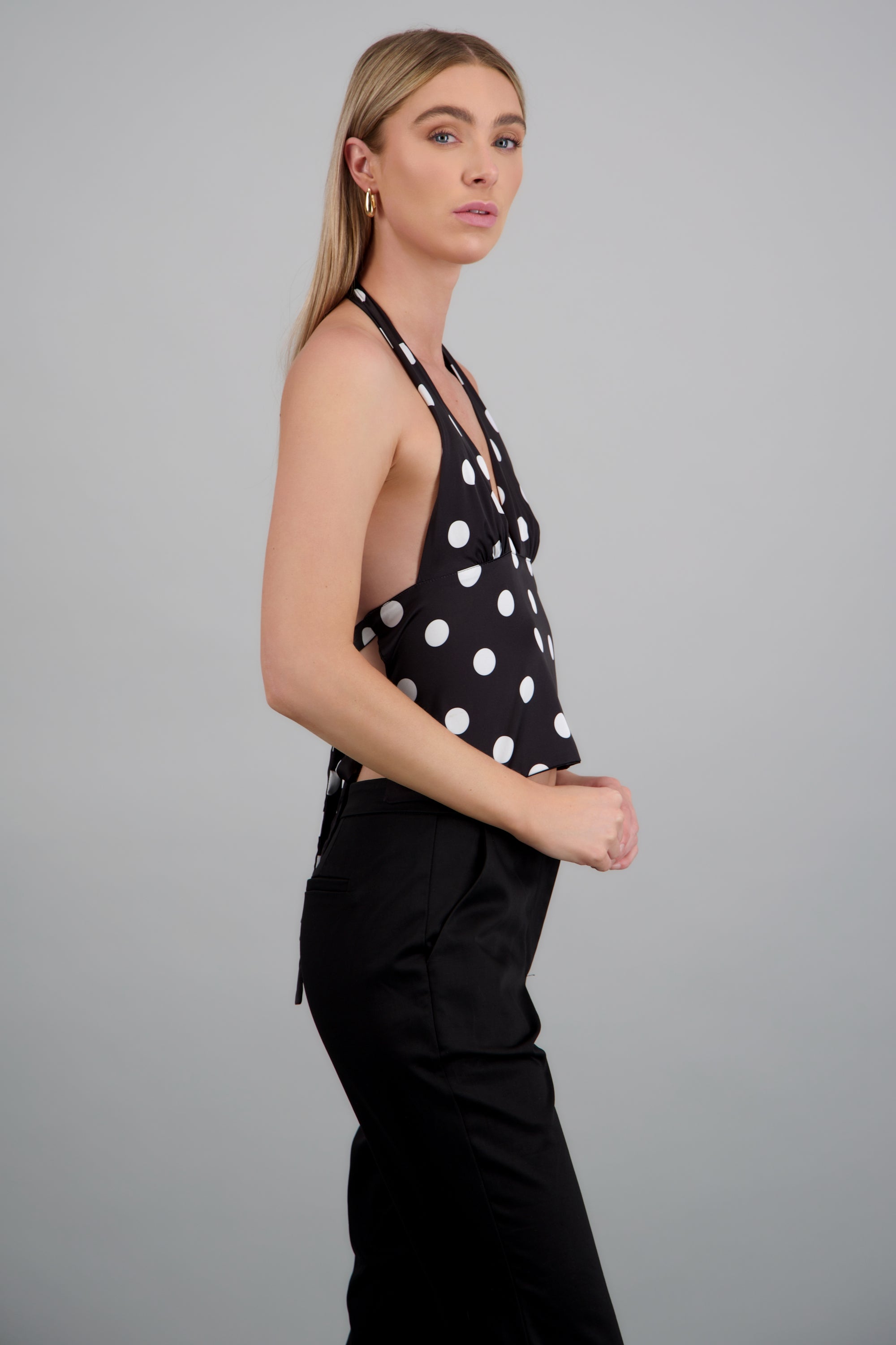 TOP SATINADO AMARRE ESPALDA POLKA DOTS HYPS NEGRO COMBO