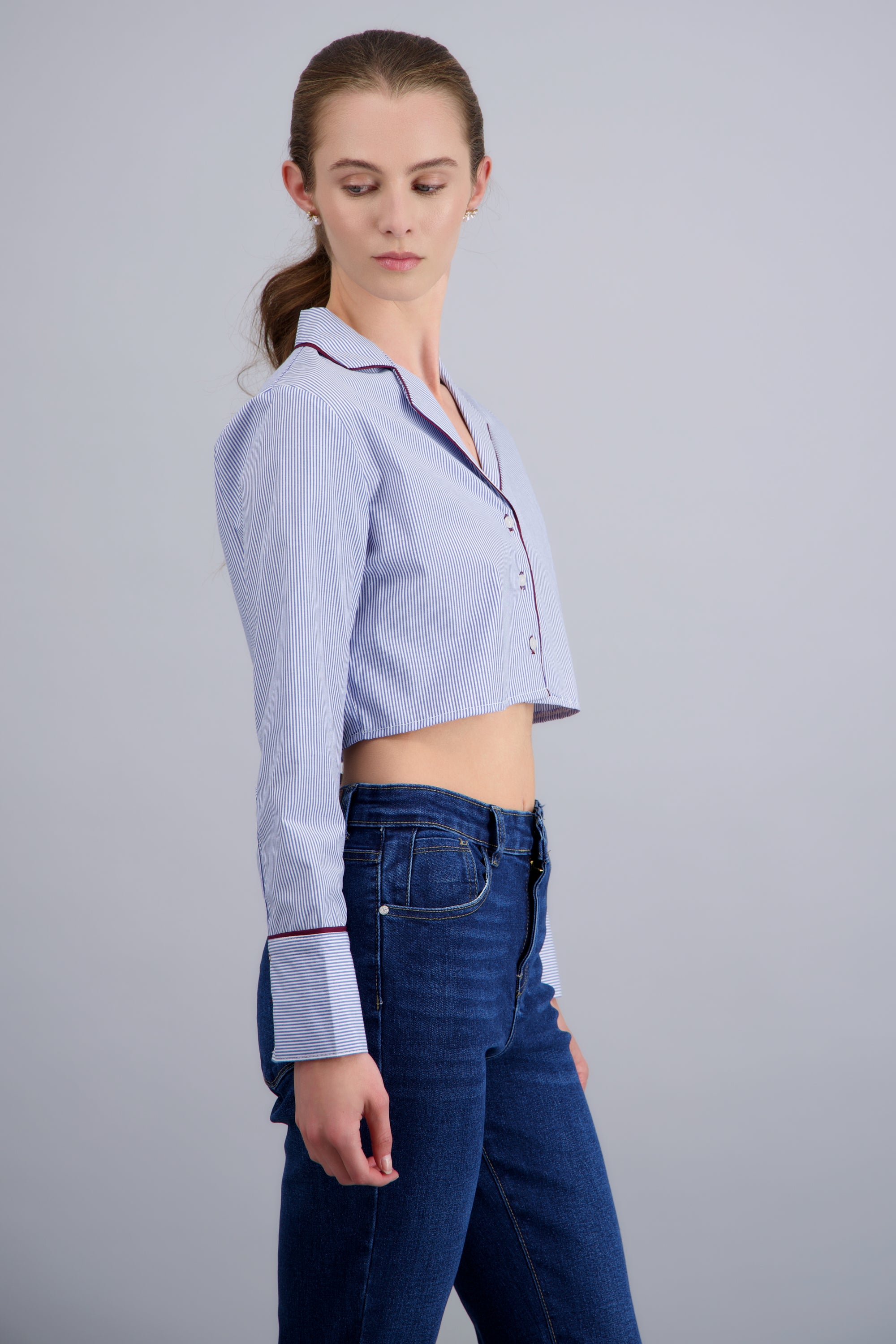 Camisa crop de rayas con contraste AZUL COMBO