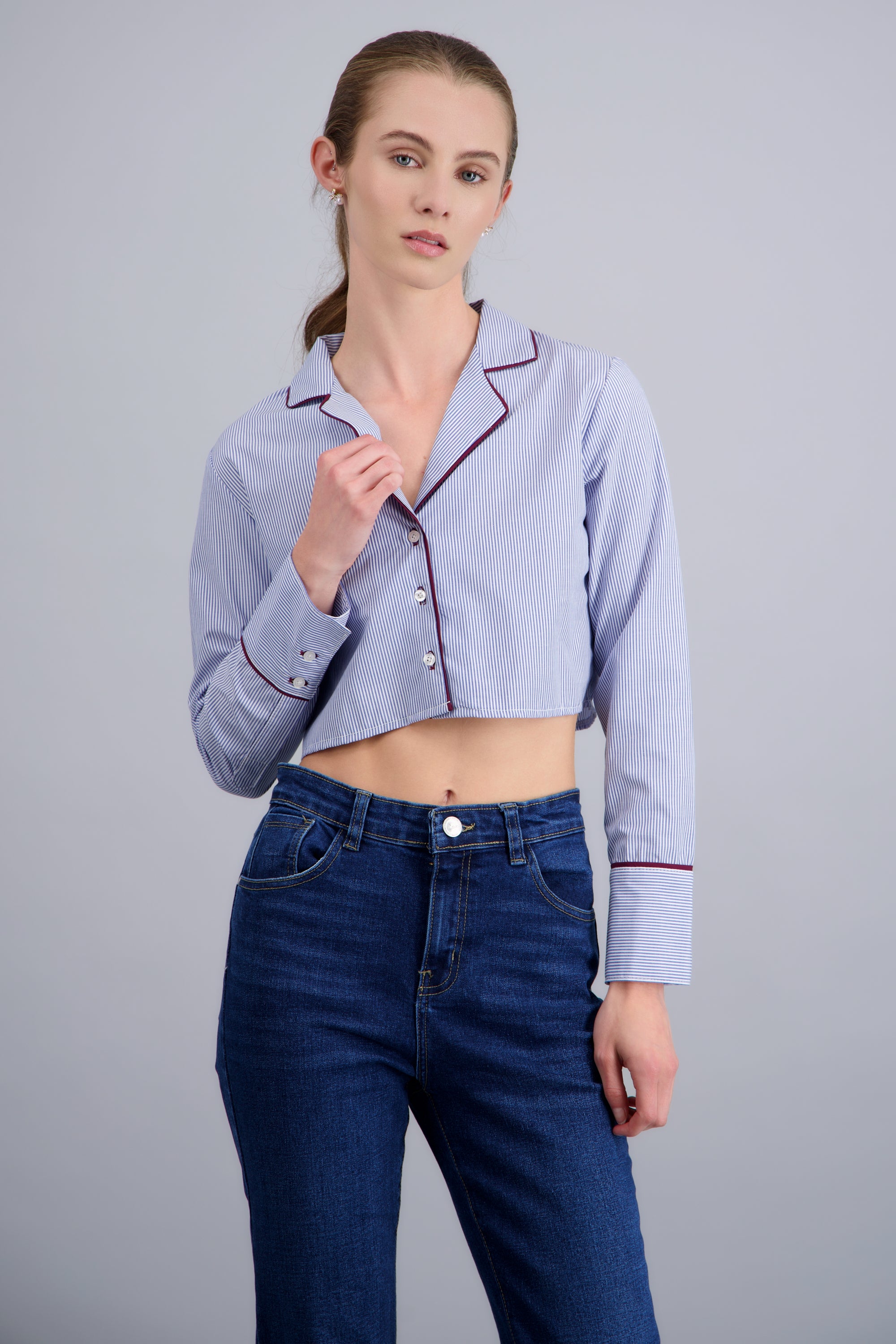 Camisa crop de rayas con contraste AZUL COMBO