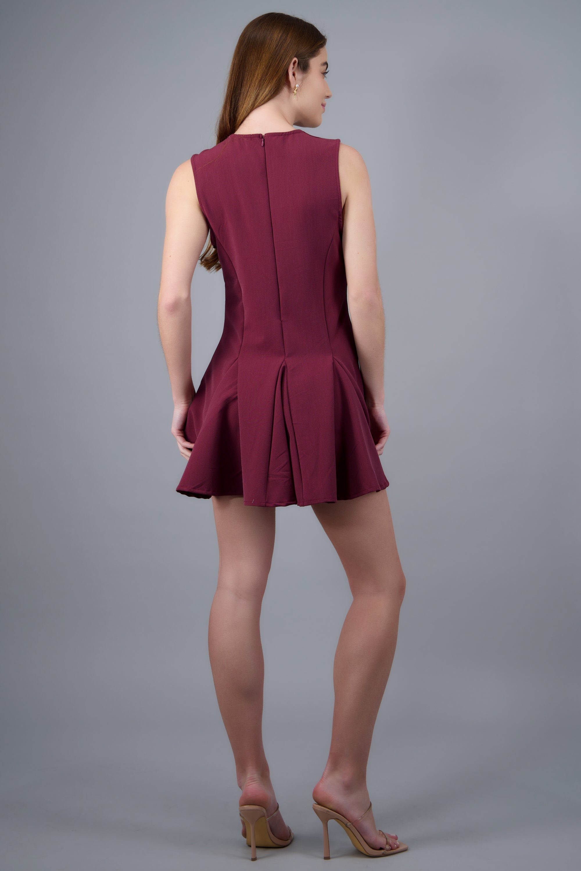 Vestido mini sin mangas detalle moños VINO