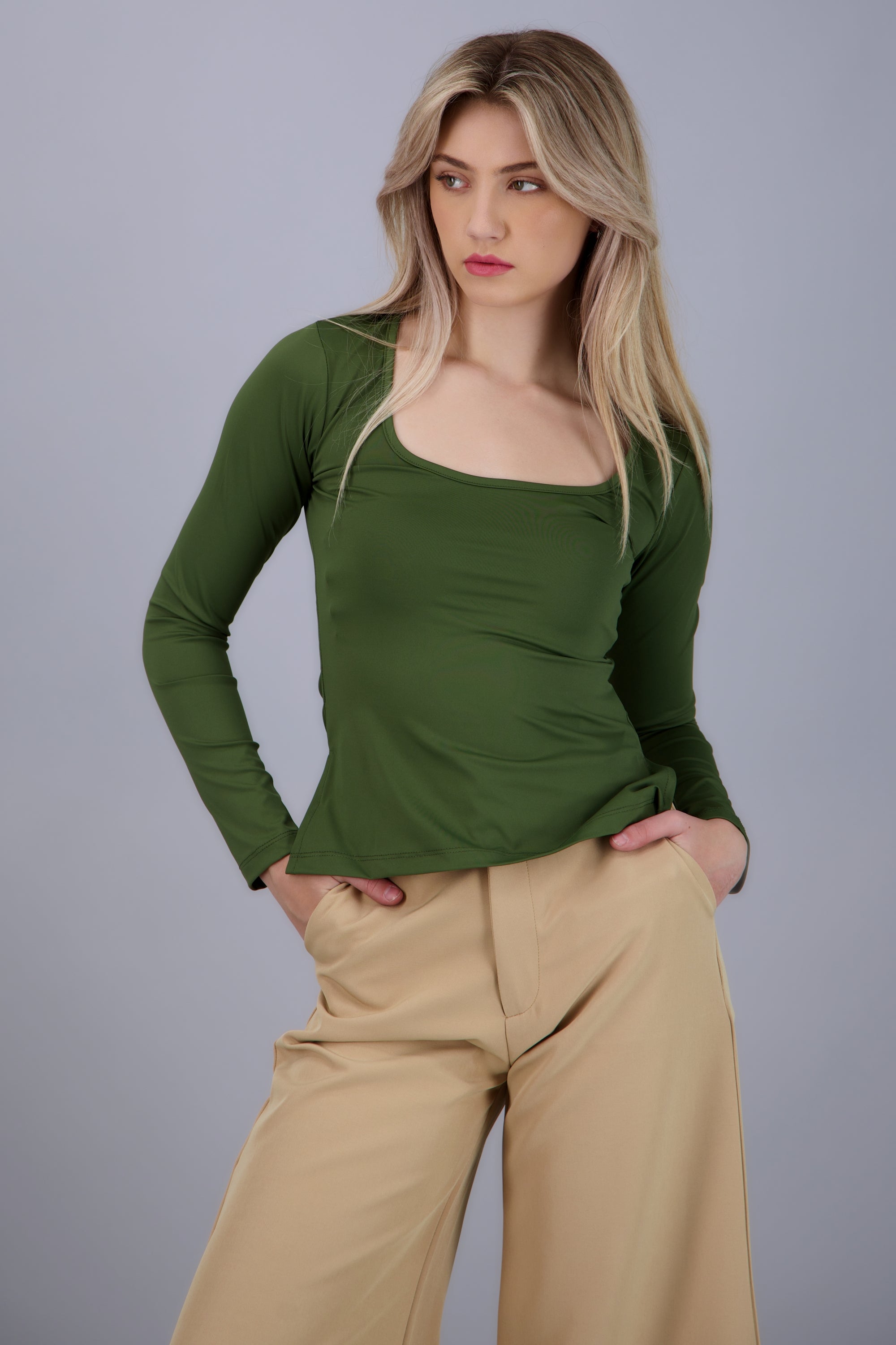 top manga larga cuello redondo OLIVO