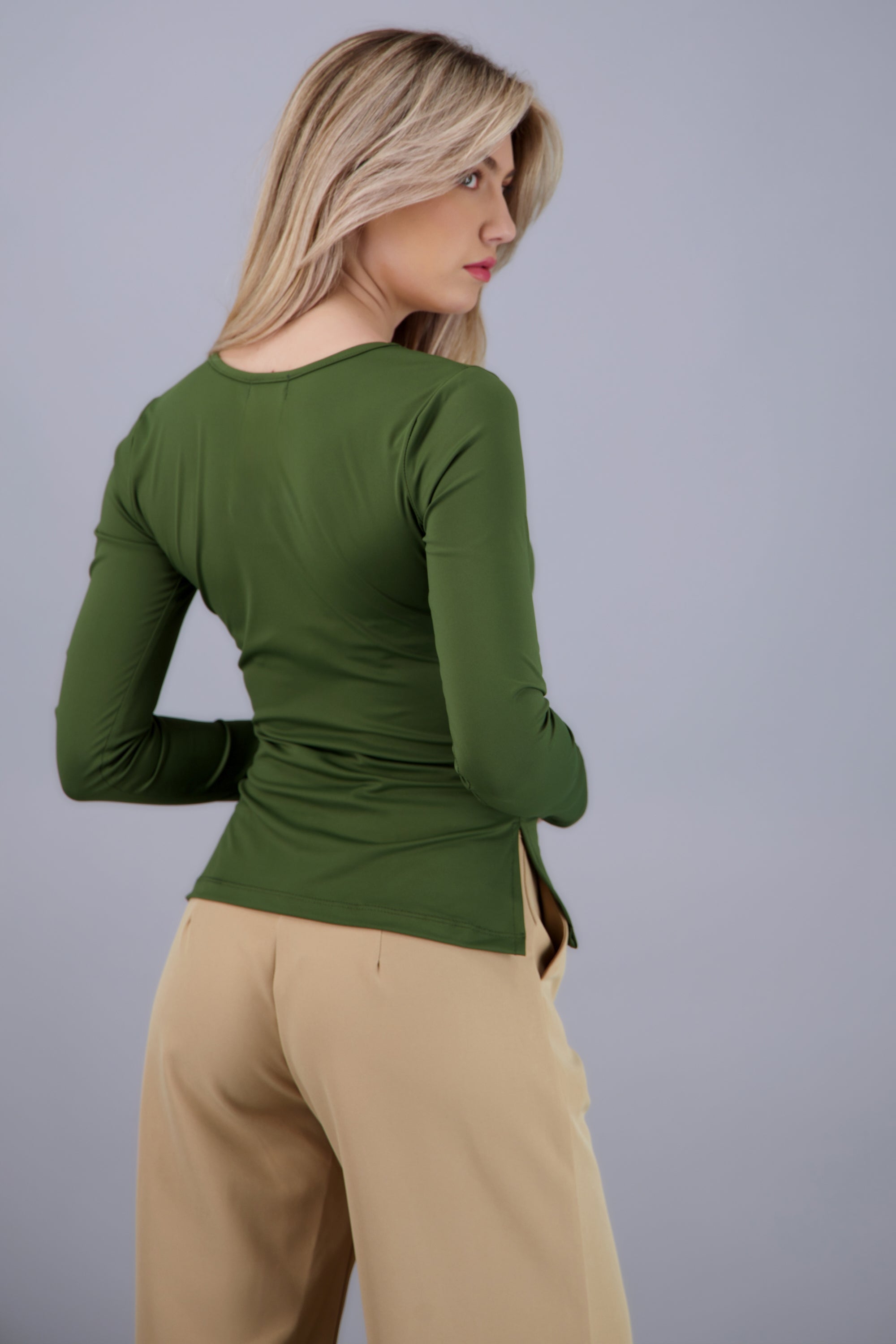 top manga larga cuello redondo OLIVO