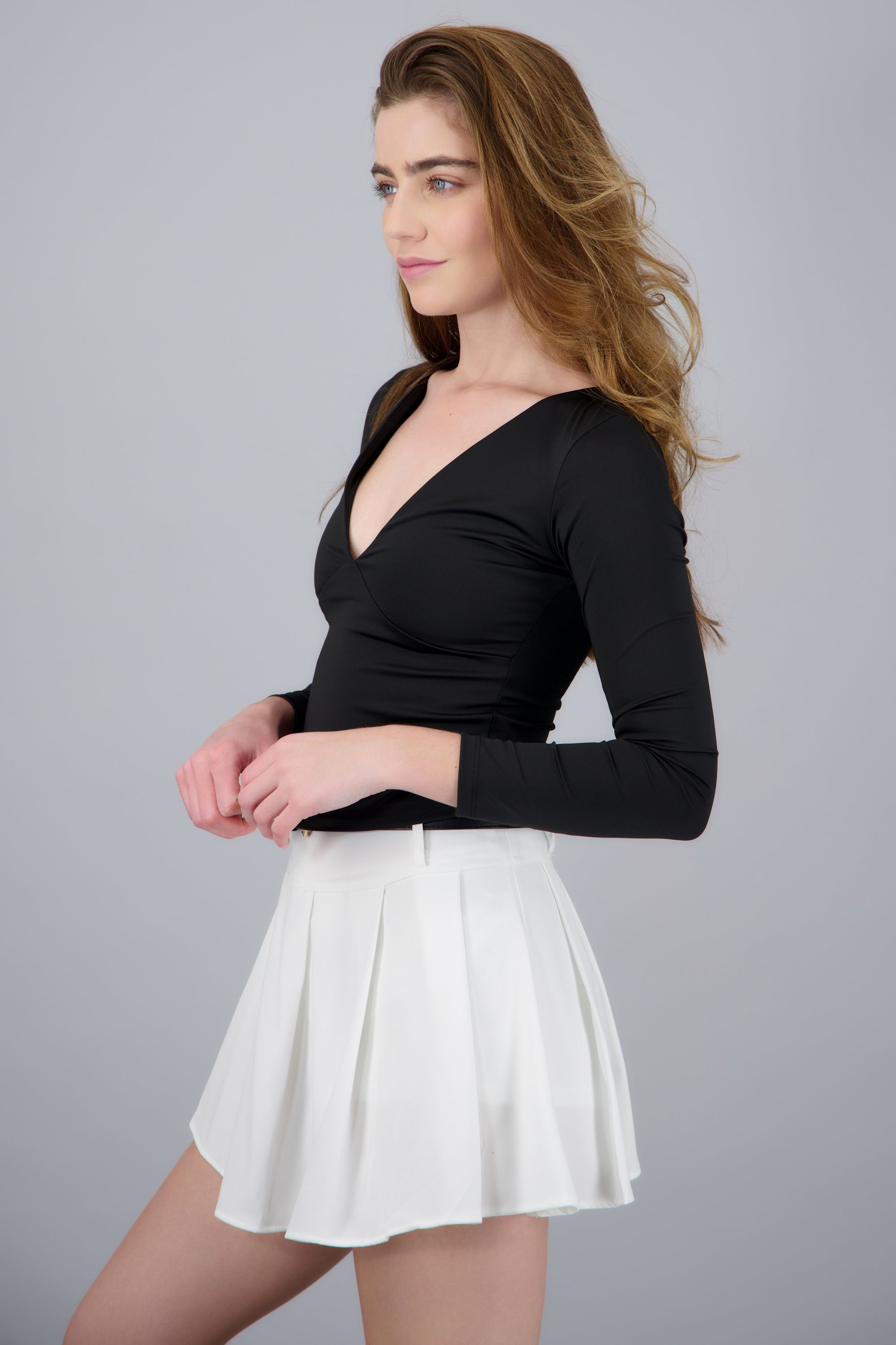 TOP ESCOTE V M/L NEGRO