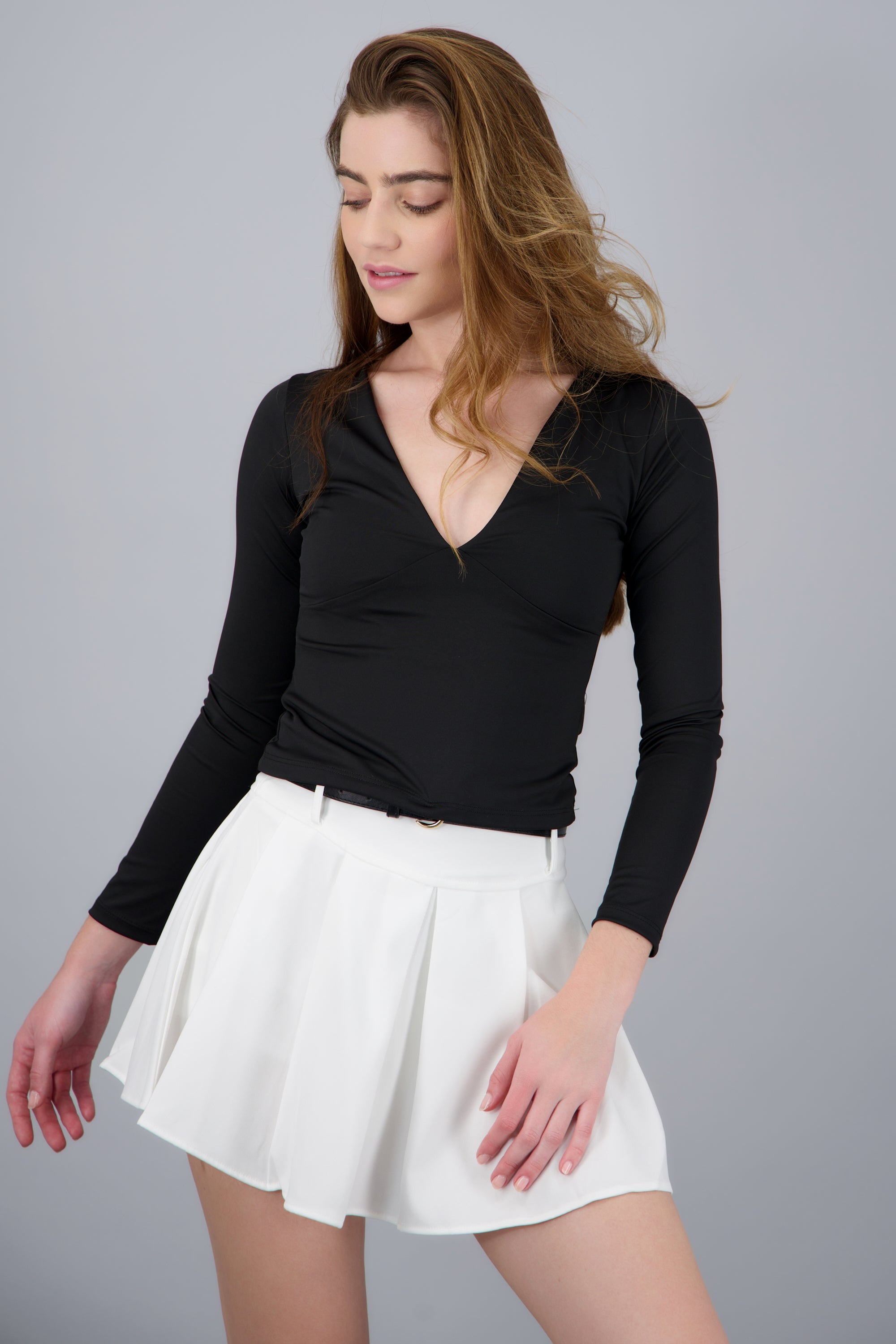 TOP ESCOTE V M/L NEGRO