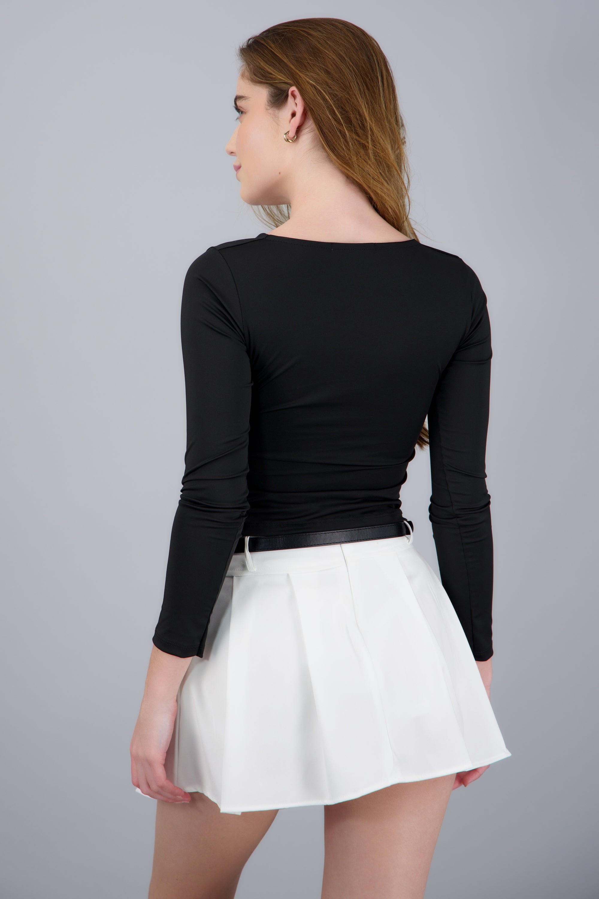 TOP ESCOTE V M/L NEGRO