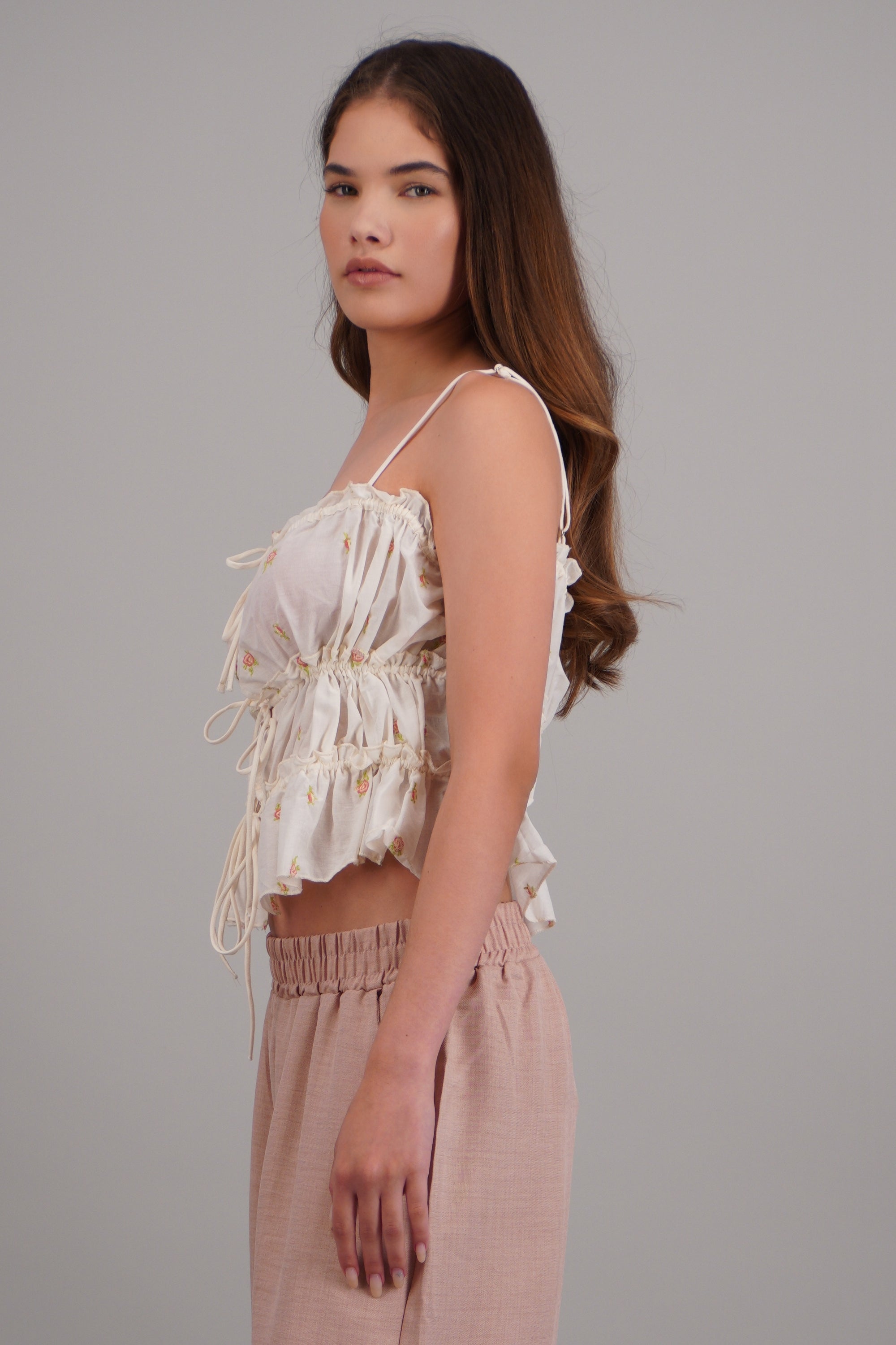 Blusa tirantes bordado flores HUESO COMBO