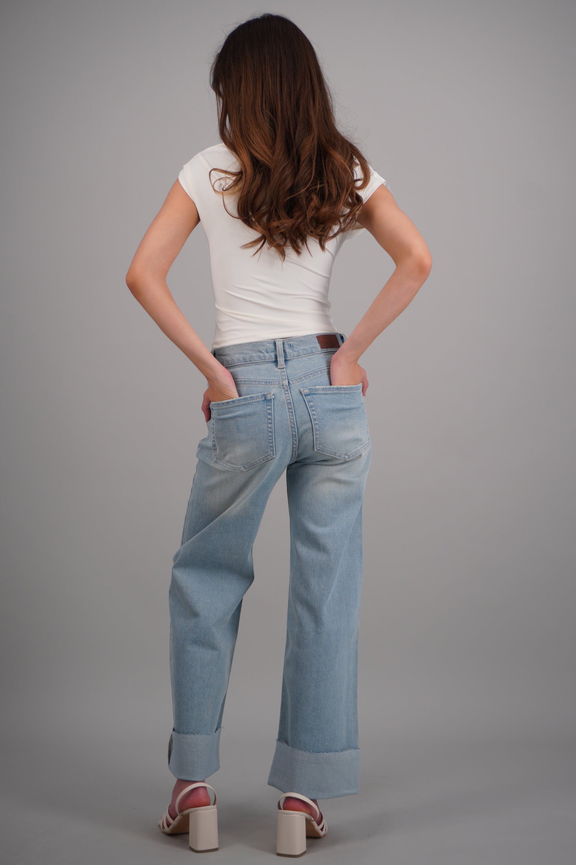 Jeans wide leg dobladillo BLEACHED