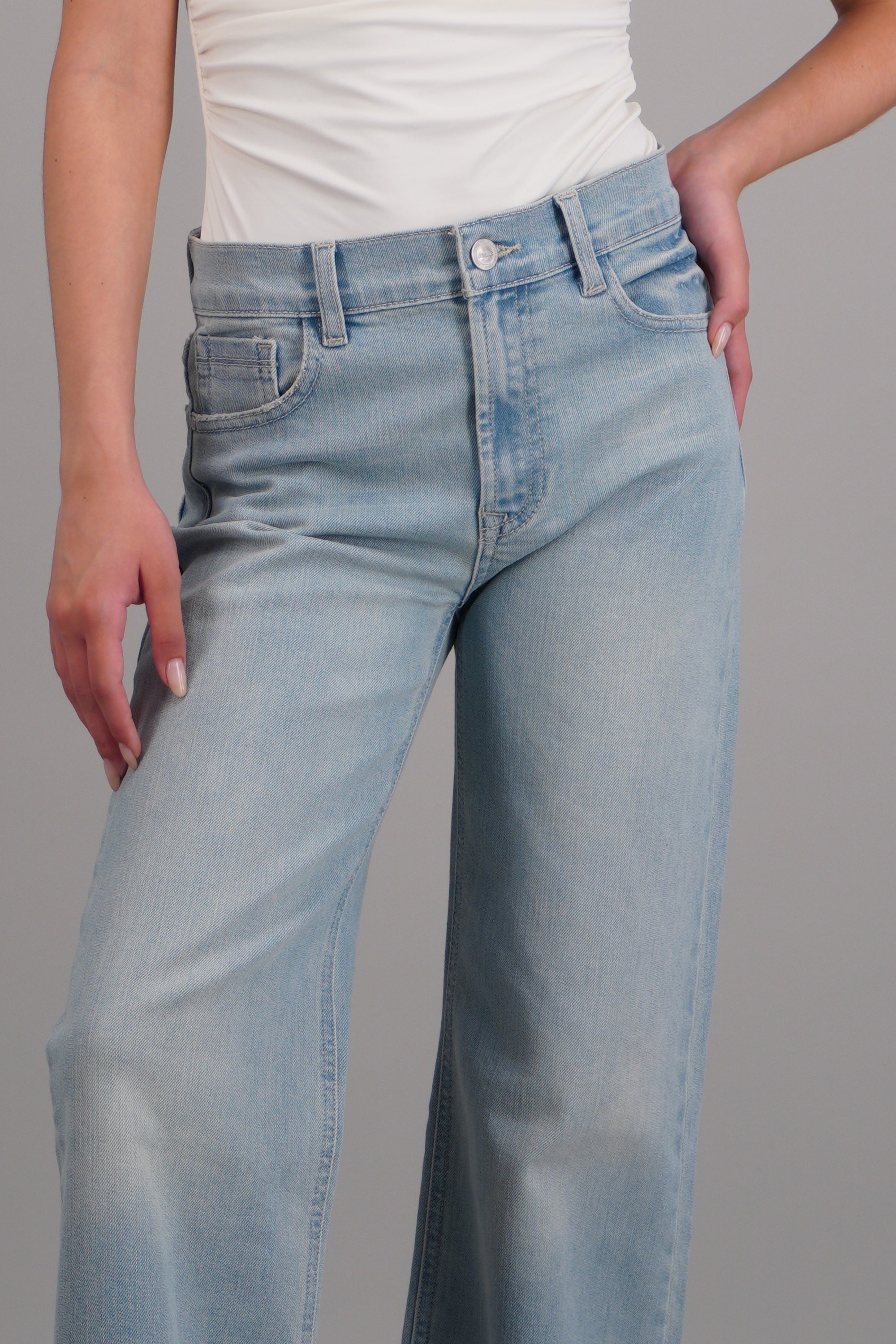 Jeans wide leg dobladillo BLEACHED