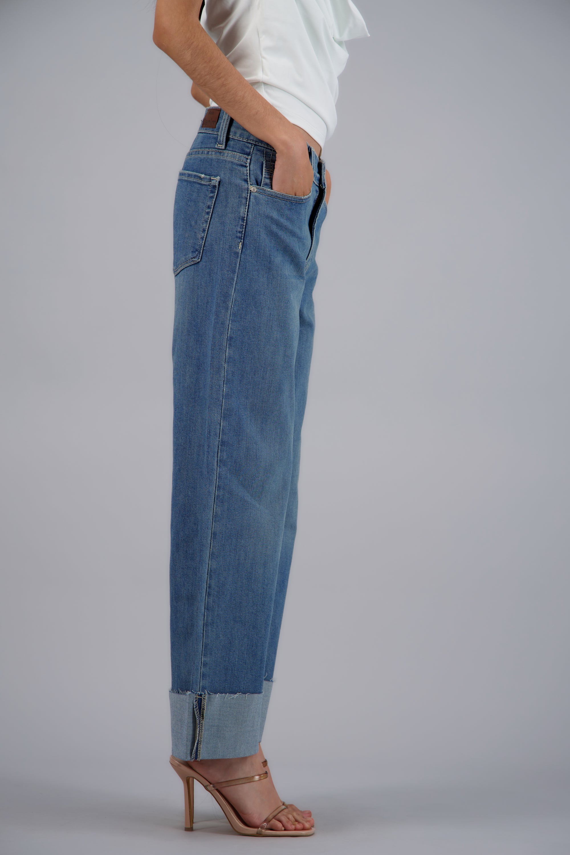 Jeans wide leg dobladillo MEDIUM WASH