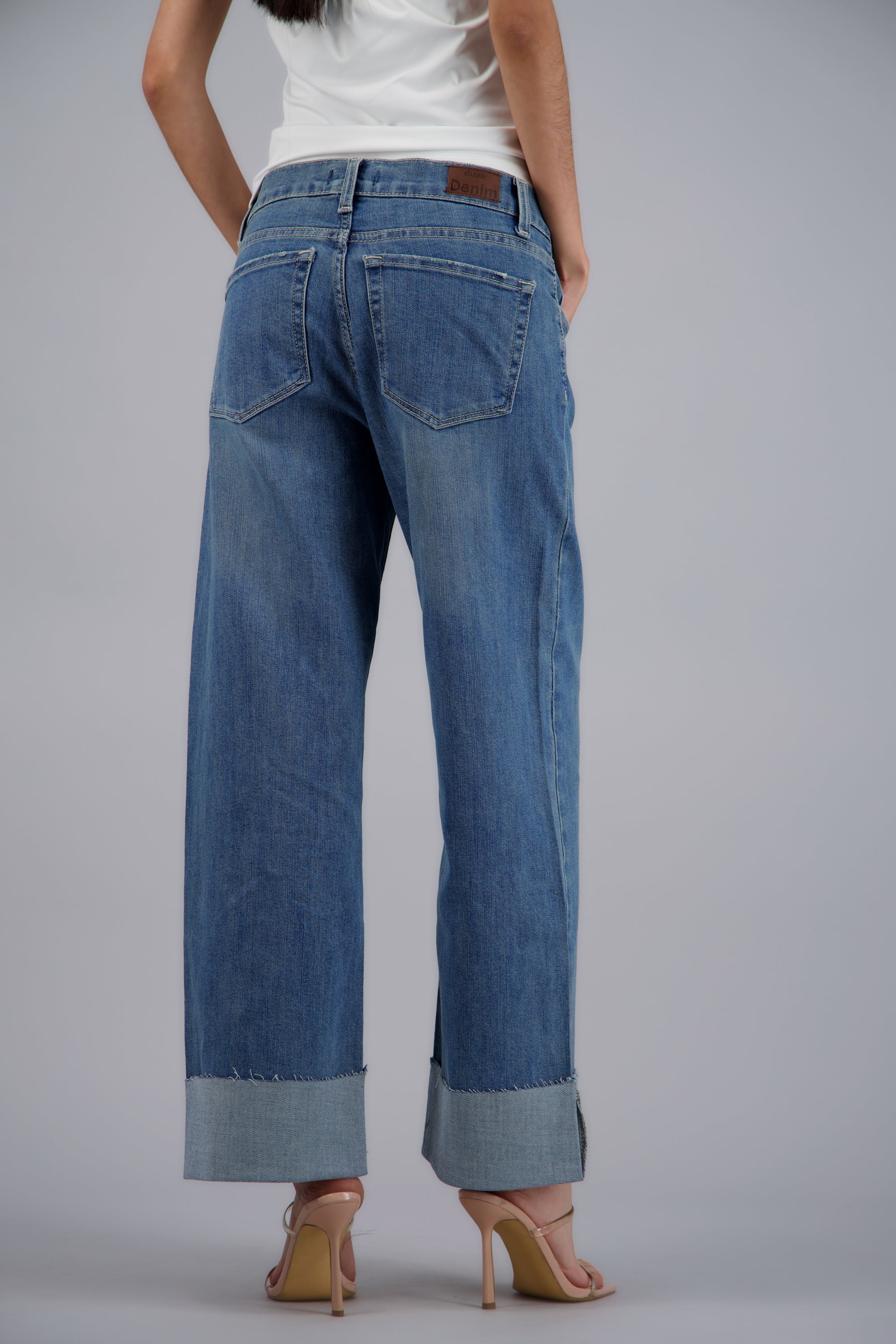 Jeans wide leg dobladillo MEDIUM WASH