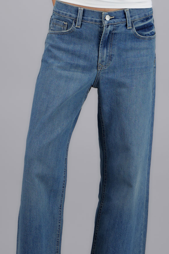 MEDIUM WASH