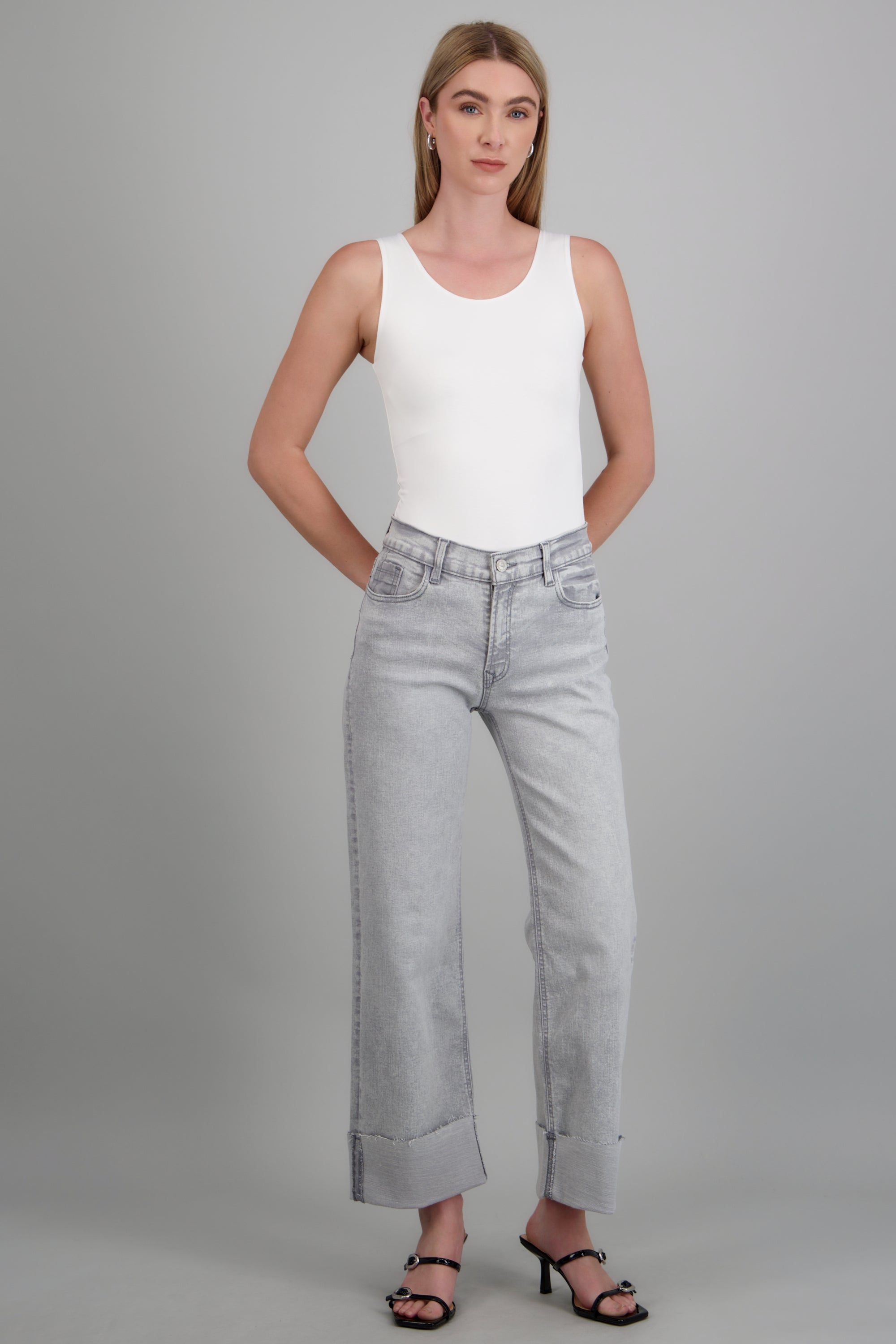 Jeans wide leg dobladillo GRIS CLARO