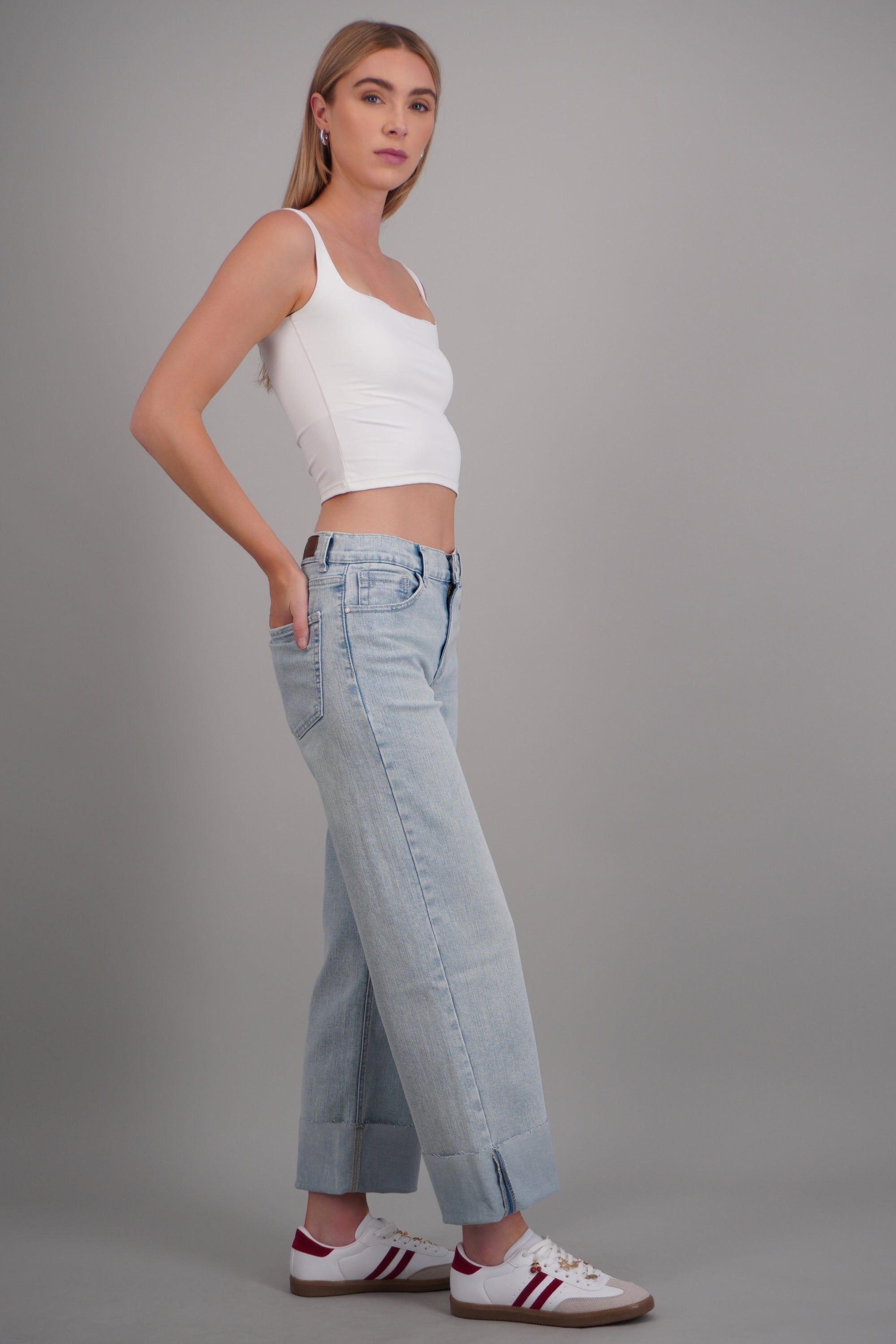 Jeans wide leg dobladillo SUPER BLEACHED