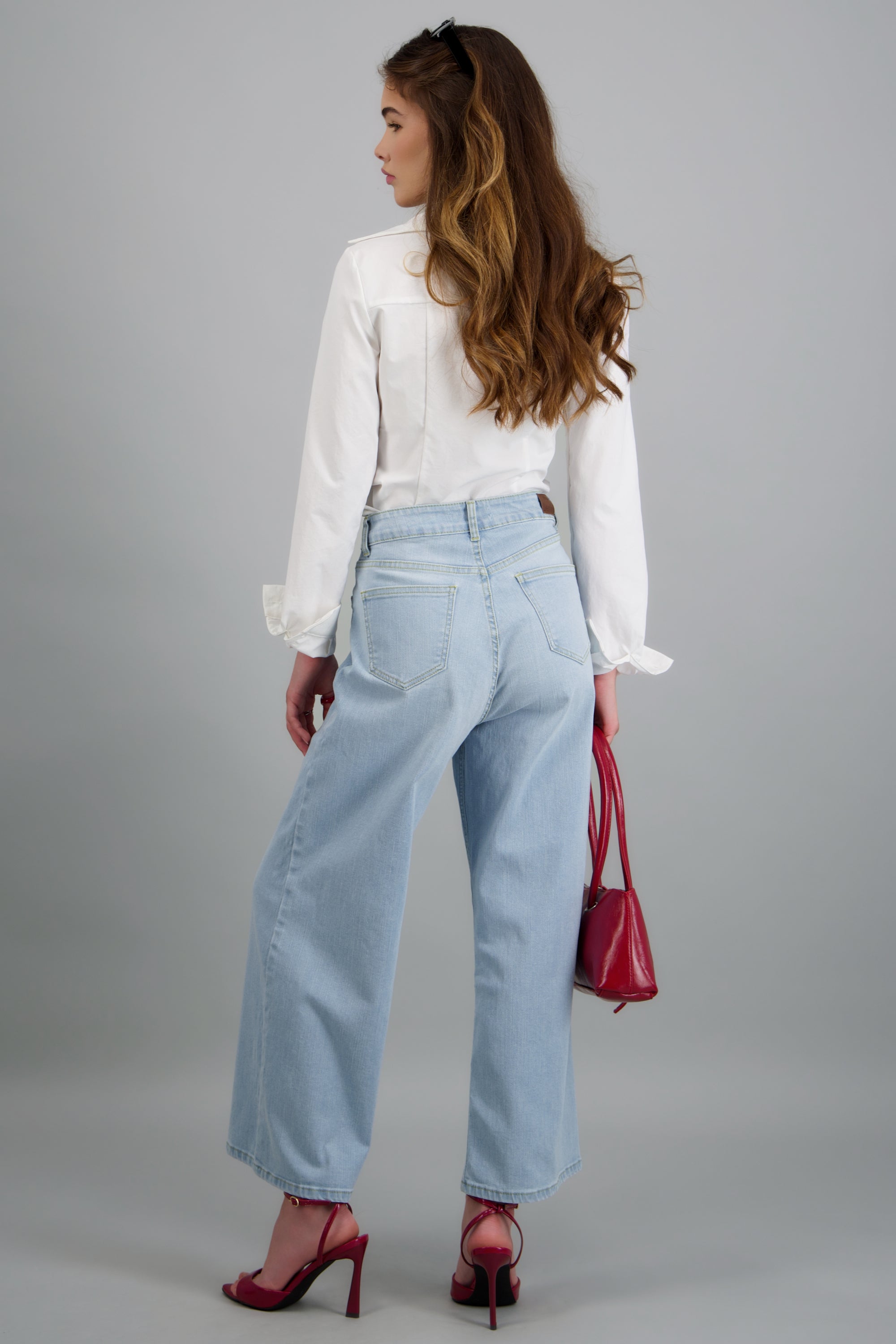 Jeans cropped amplios BLEACHED