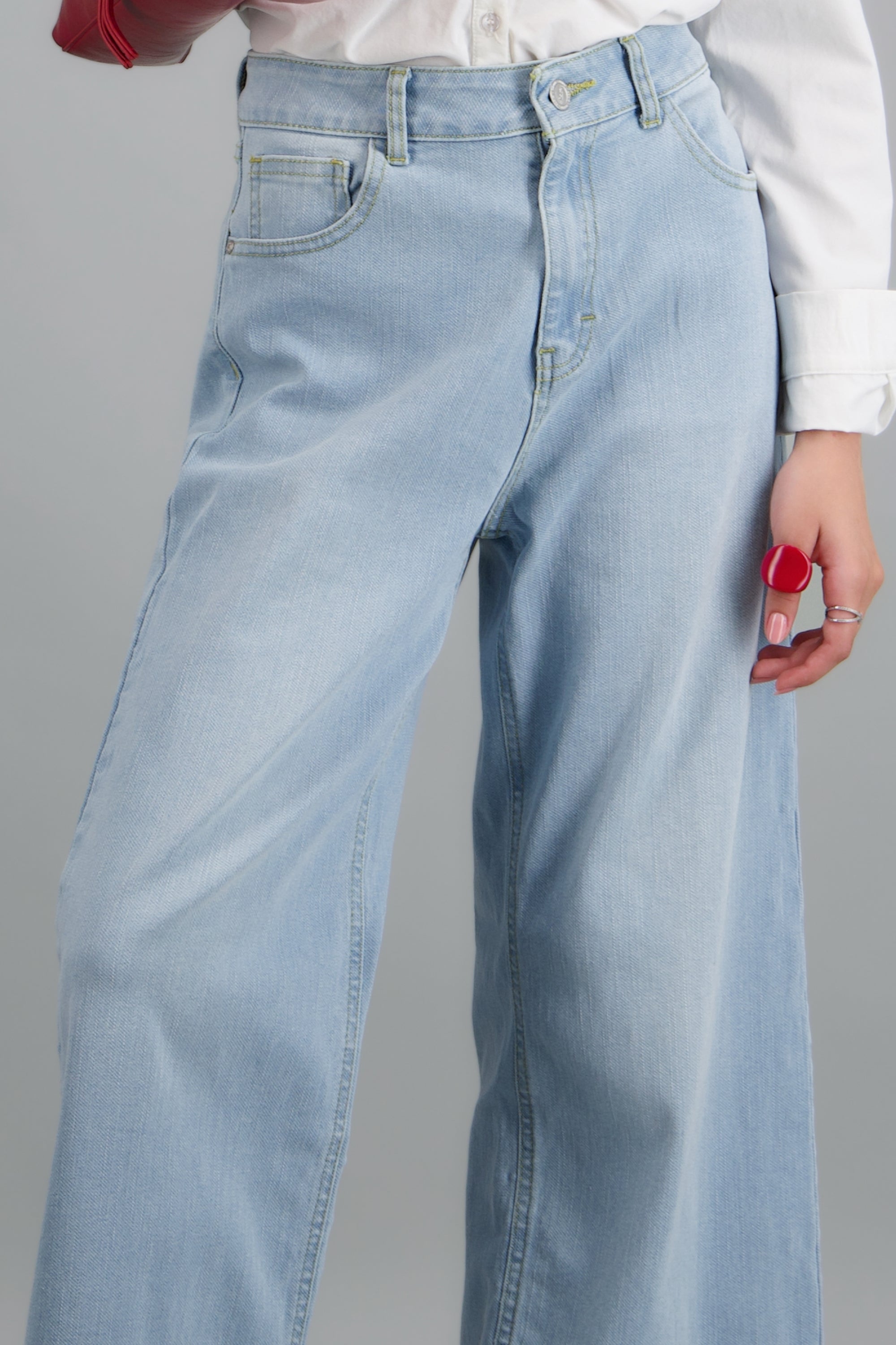 Jeans cropped amplios BLEACHED