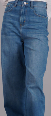 MEDIUM WASH