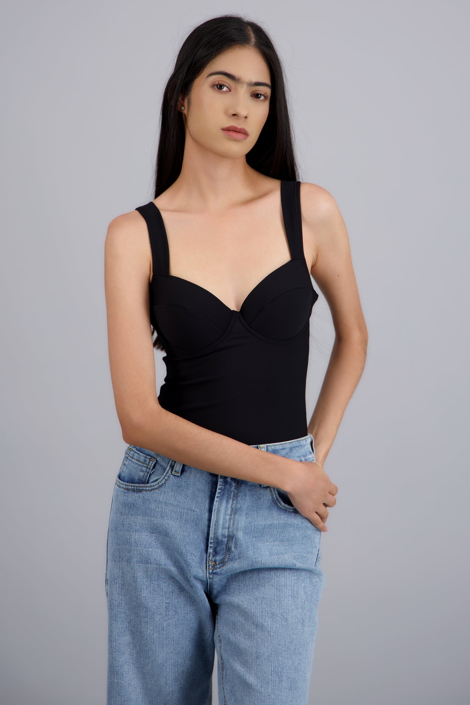 Bodysuit acanalado con copas NEGRO