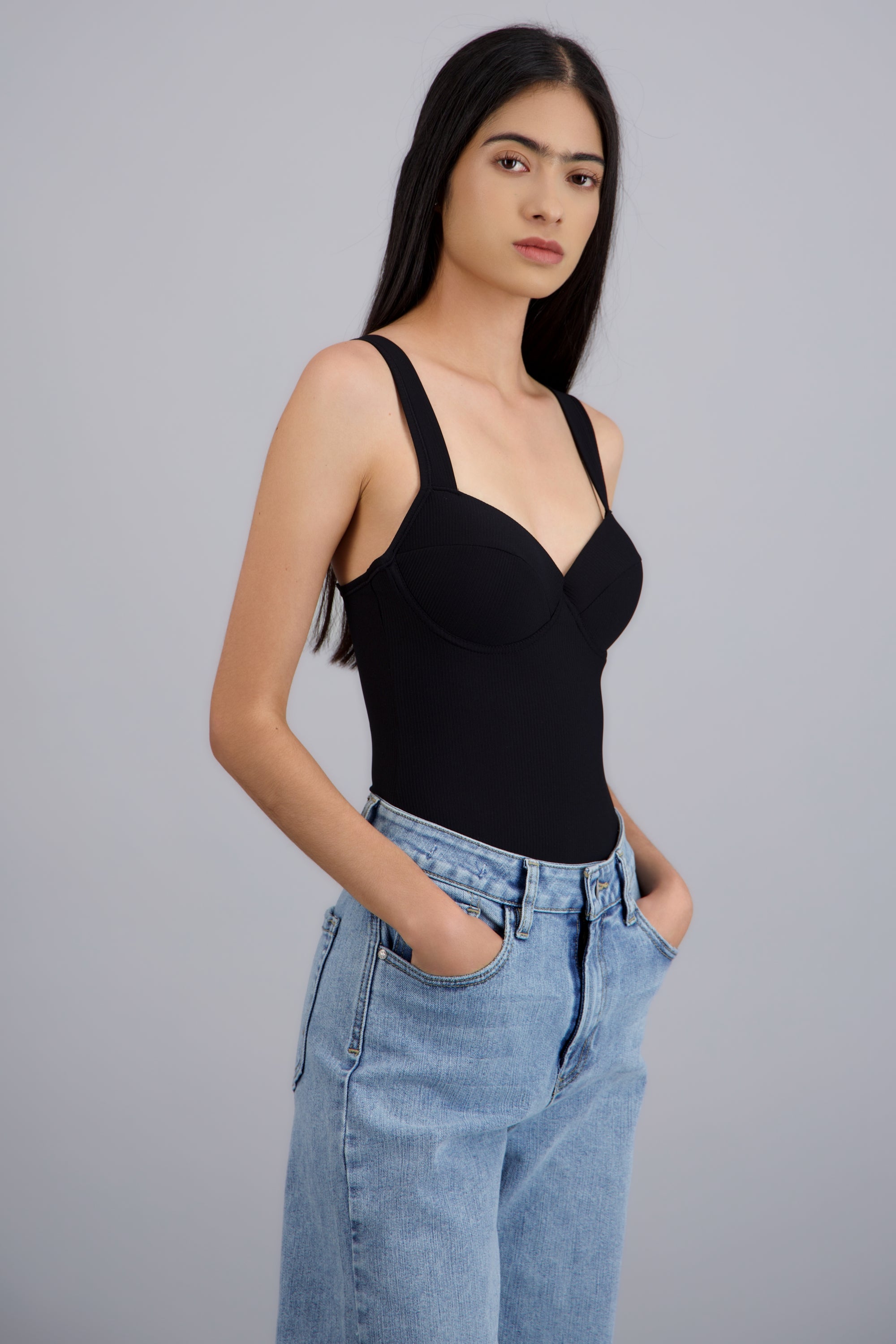 Bodysuit acanalado con copas NEGRO