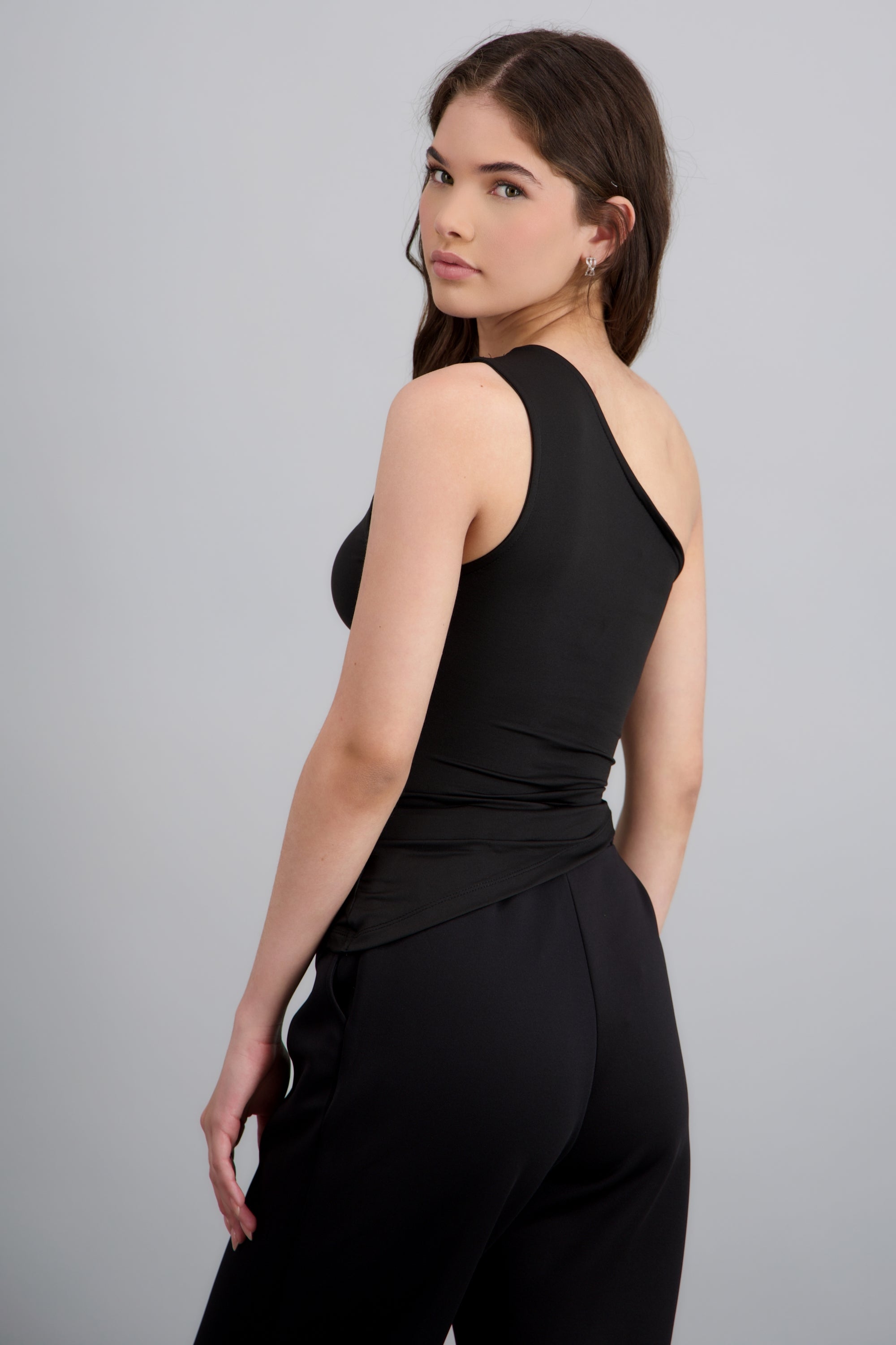 Top off shoulder liso NEGRO