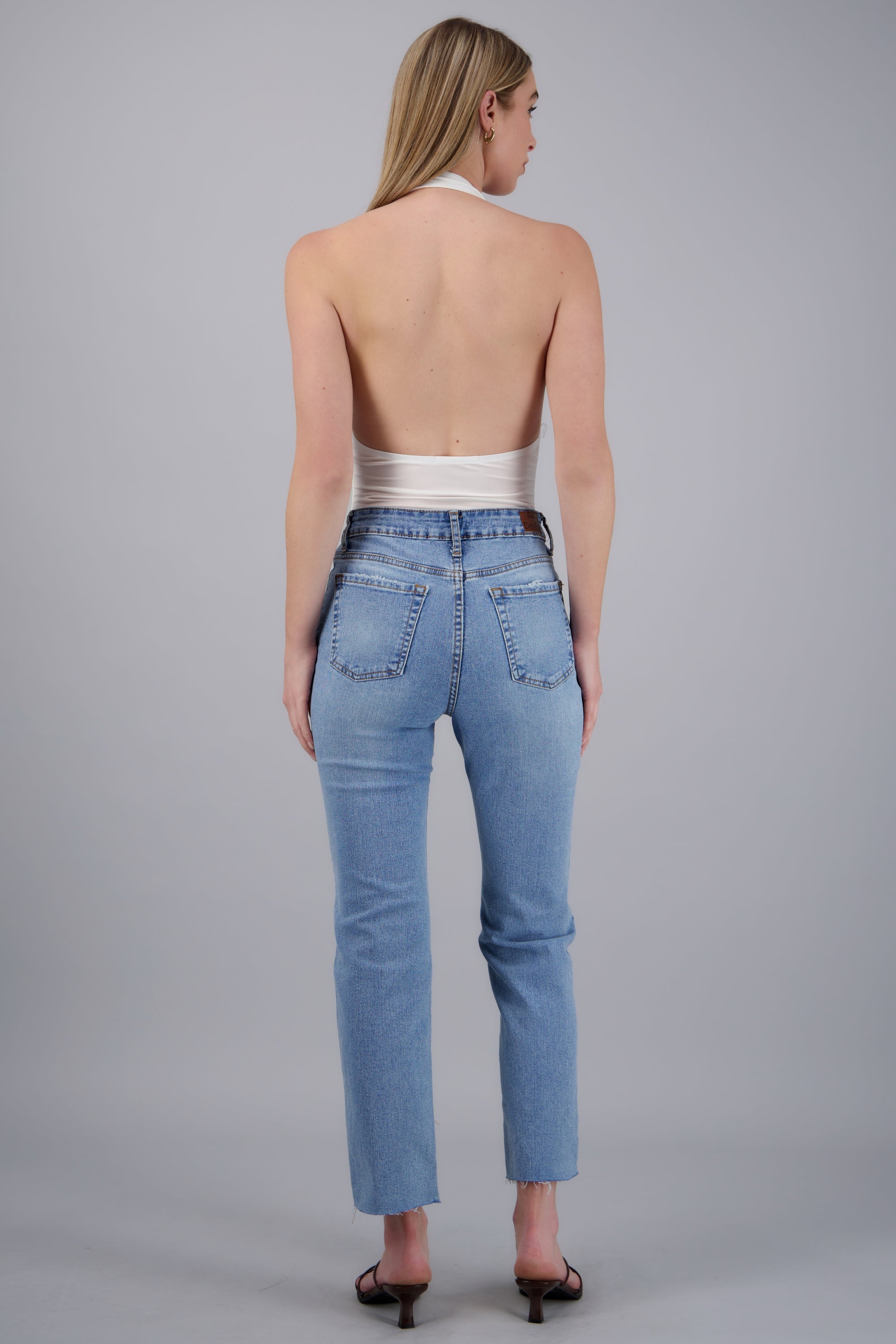 Jeans straight al corte BLEACHED