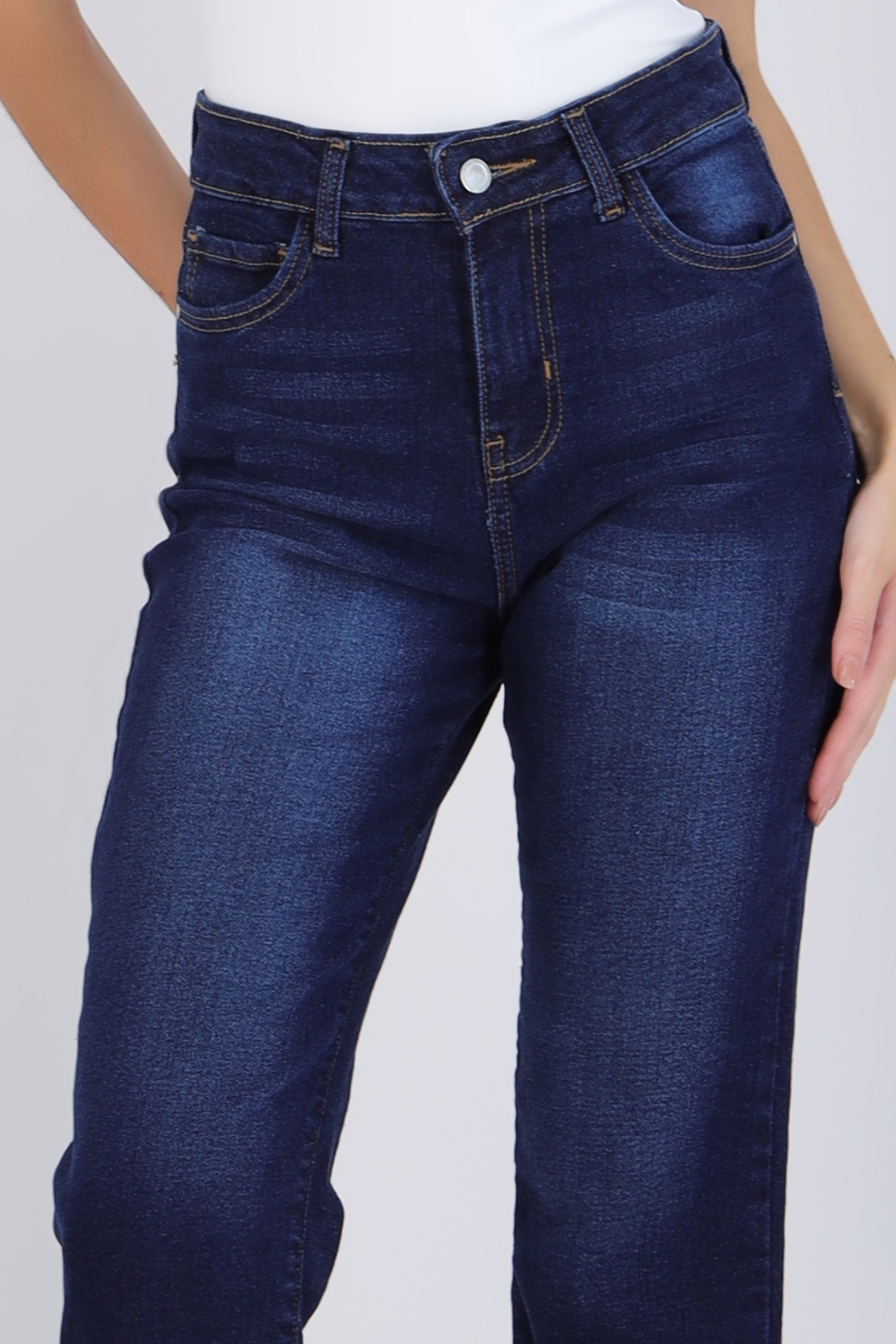 Jeans straight al corte