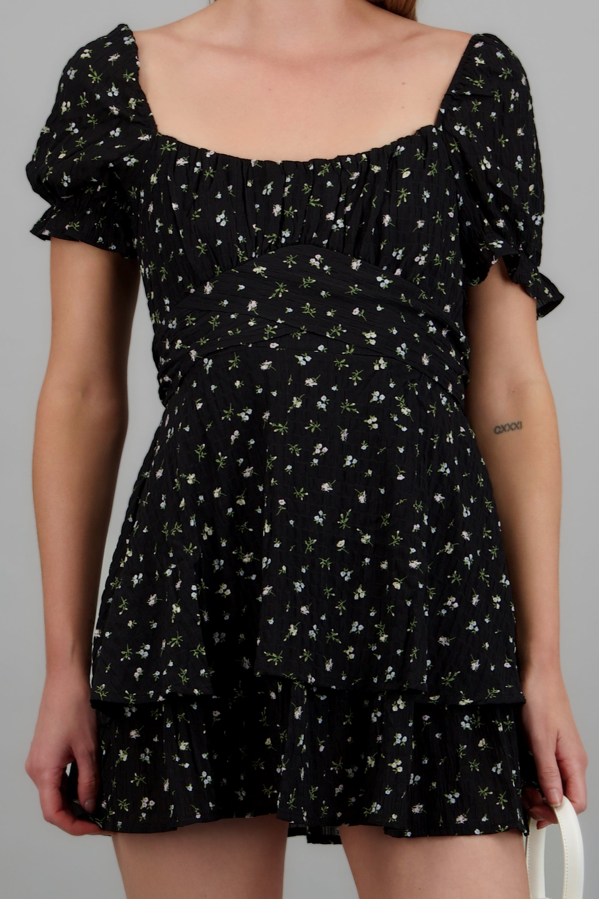 Vestido mangas abullonadas detalle flores NEGRO COMBO