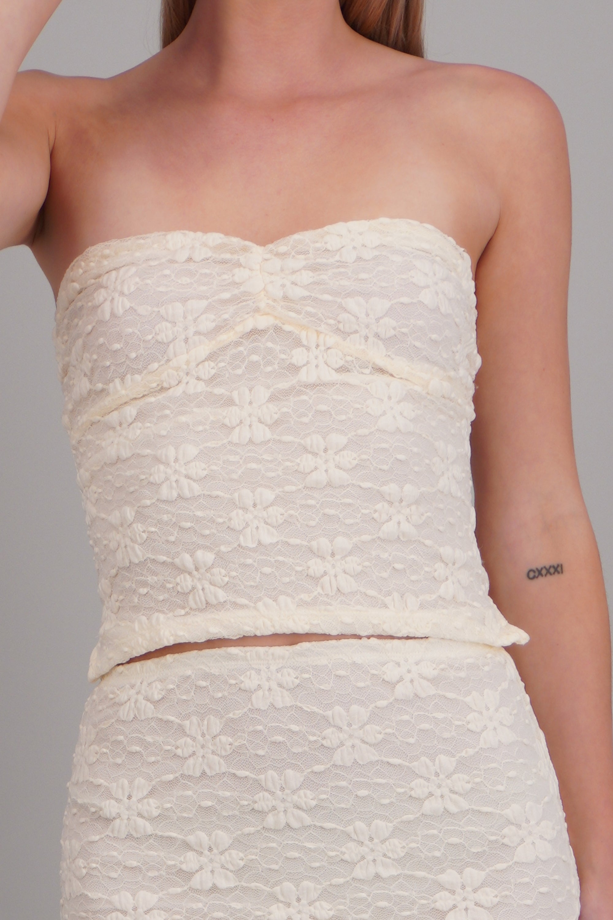 Top strapless encaje CREMA