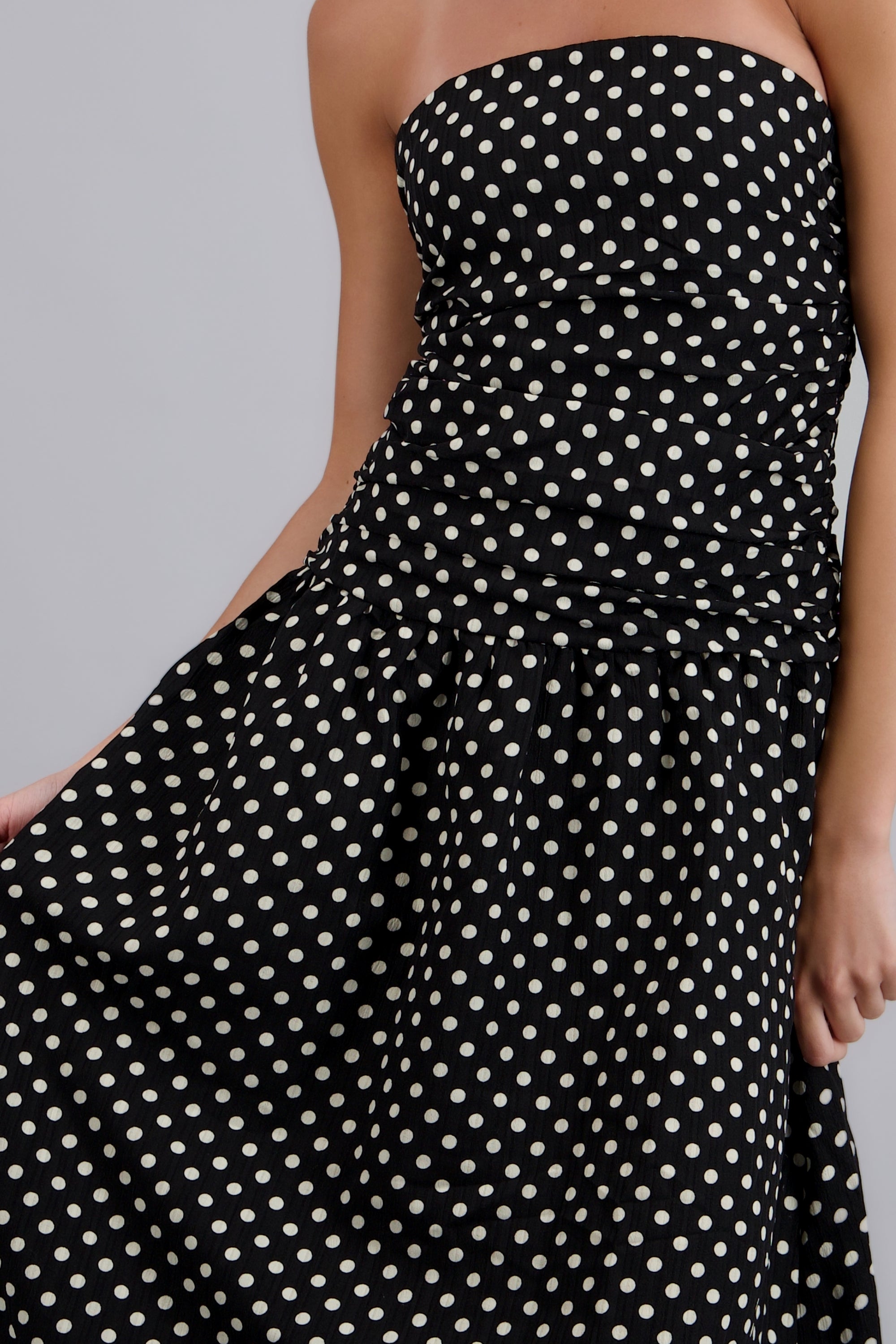 Vestido strapless lunares NEGRO